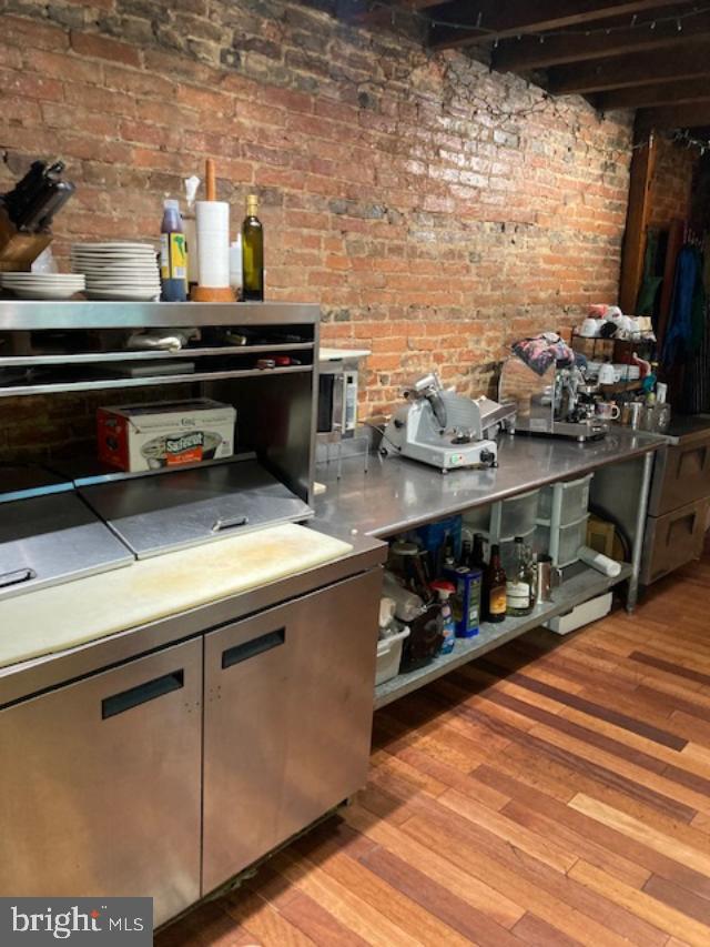 LITTLE ITALY - Commercial Sale