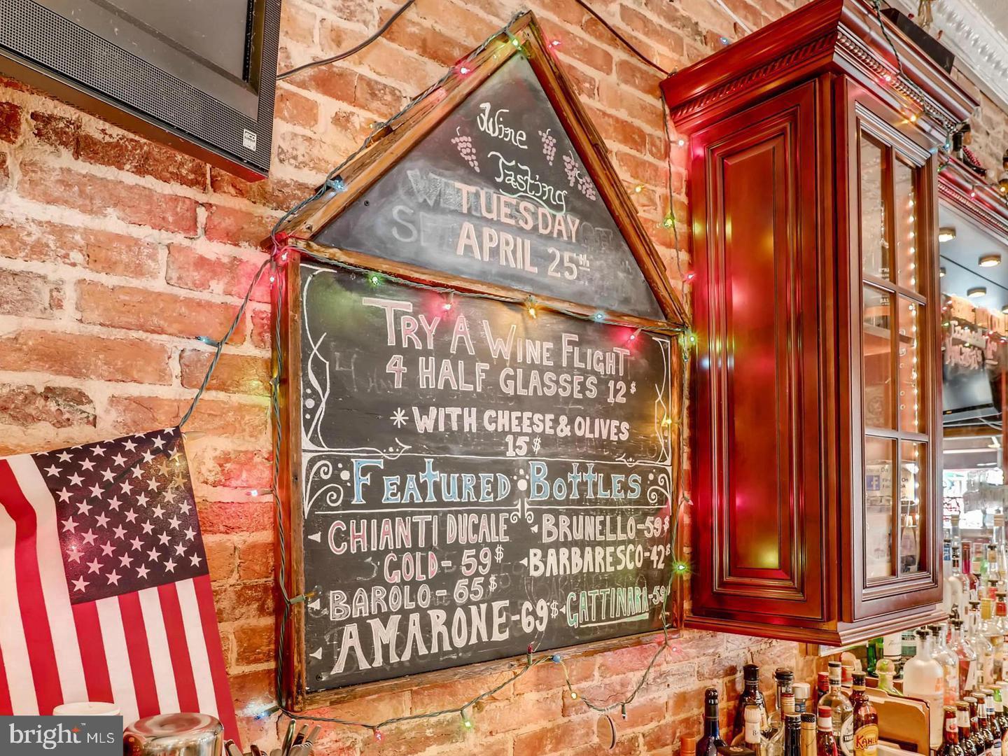 LITTLE ITALY - Commercial Sale