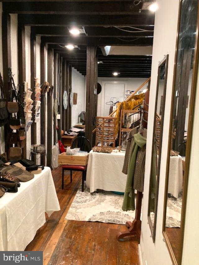LITTLE ITALY - Commercial Sale