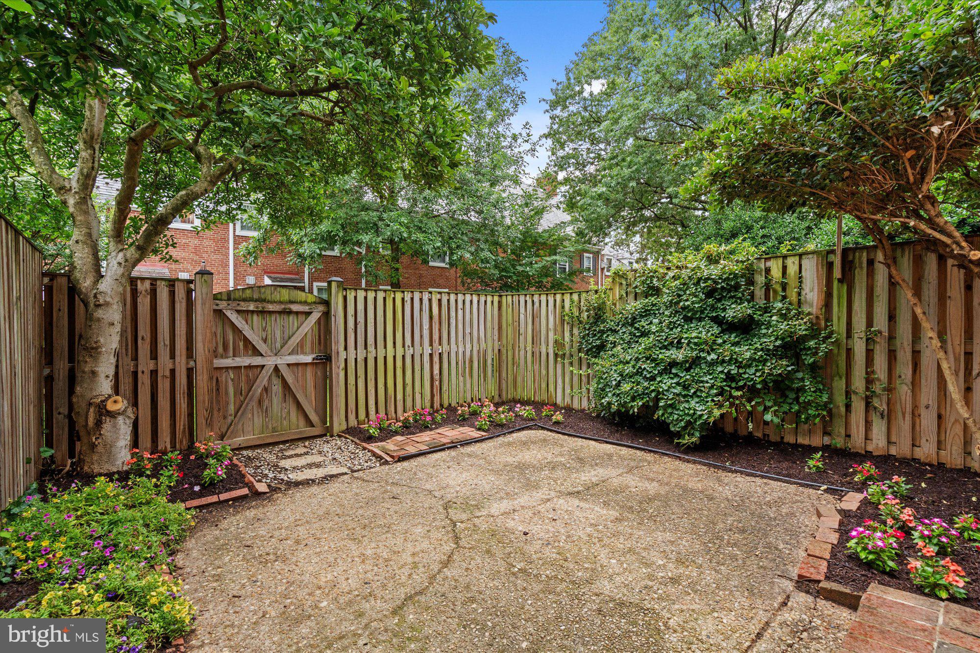 FAIRLINGTON MEWS - Residential