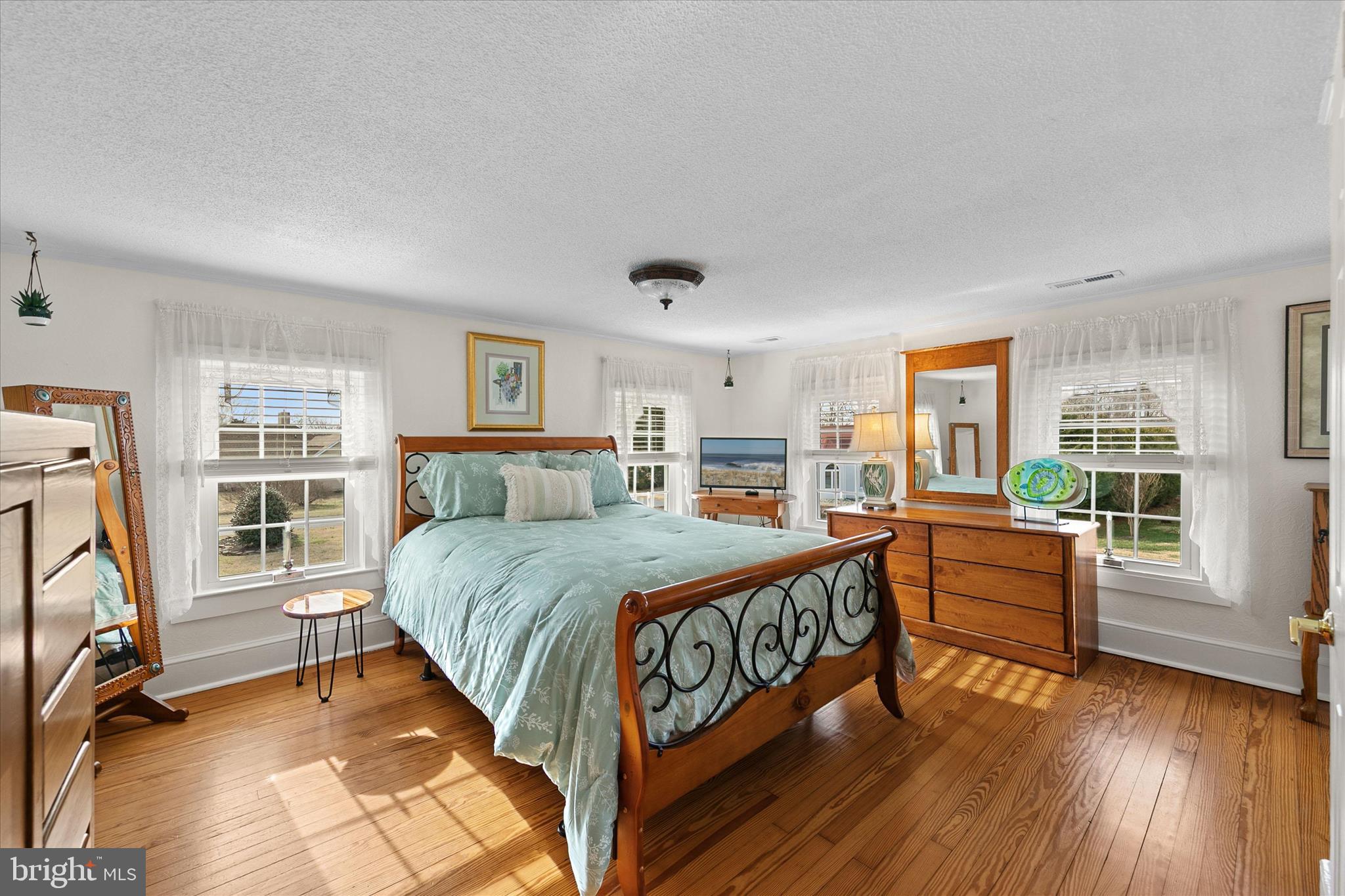 CANAL VILLAGE - Residential