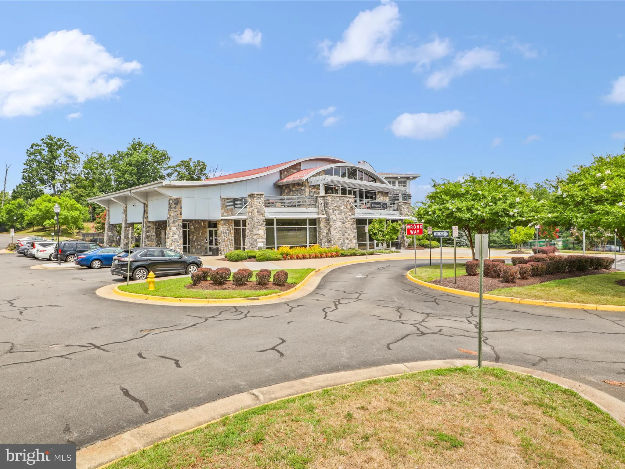 Woodbridge, Virginia 22191, United States, 3 Bedrooms Bedrooms, ,4 BathroomsBathrooms,Residential,Contingent,76566