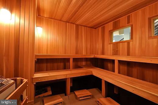 POTOMAC CLUB - Residential