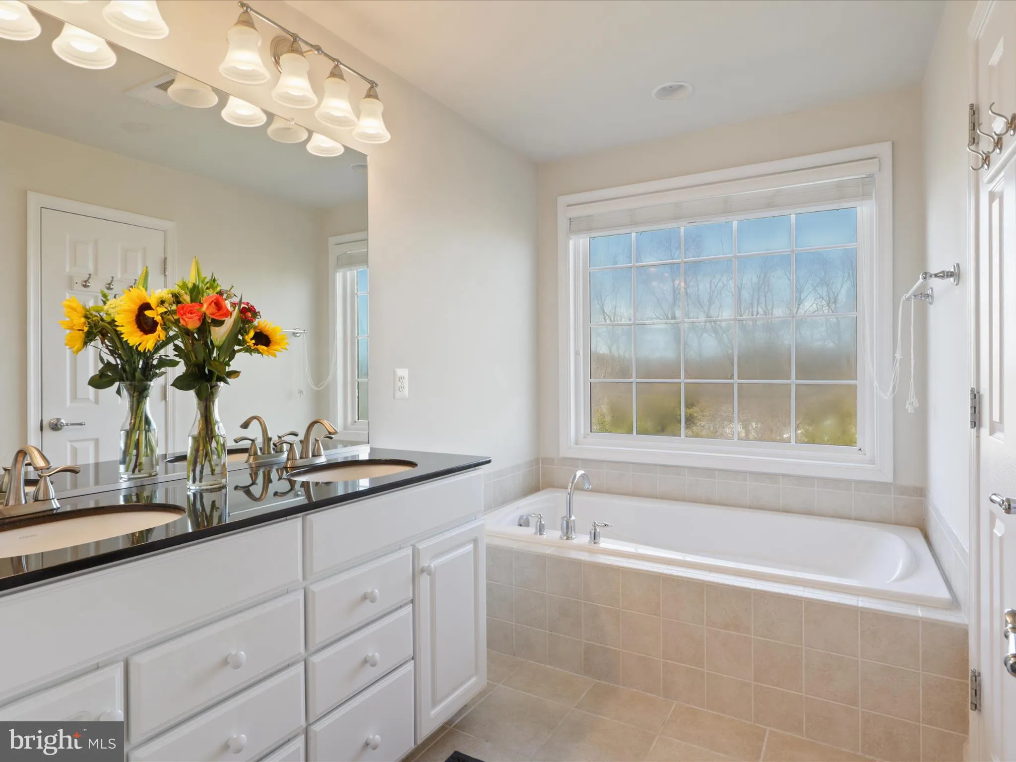 Woodbridge, Virginia 22191, United States, 3 Bedrooms Bedrooms, ,4 BathroomsBathrooms,Residential,Contingent,76566