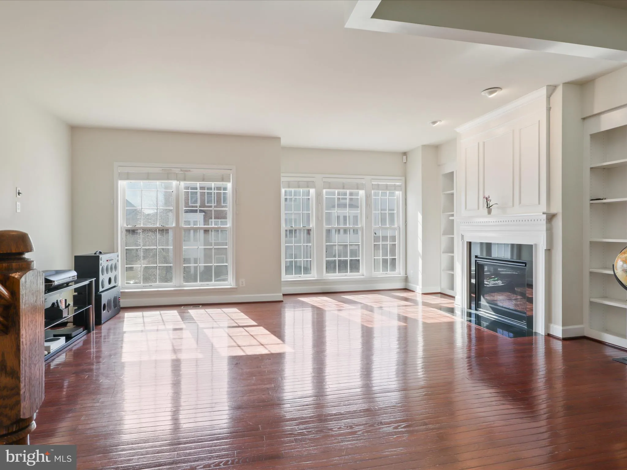 Woodbridge, Virginia 22191, United States, 3 Bedrooms Bedrooms, ,4 BathroomsBathrooms,Residential,Contingent,76566