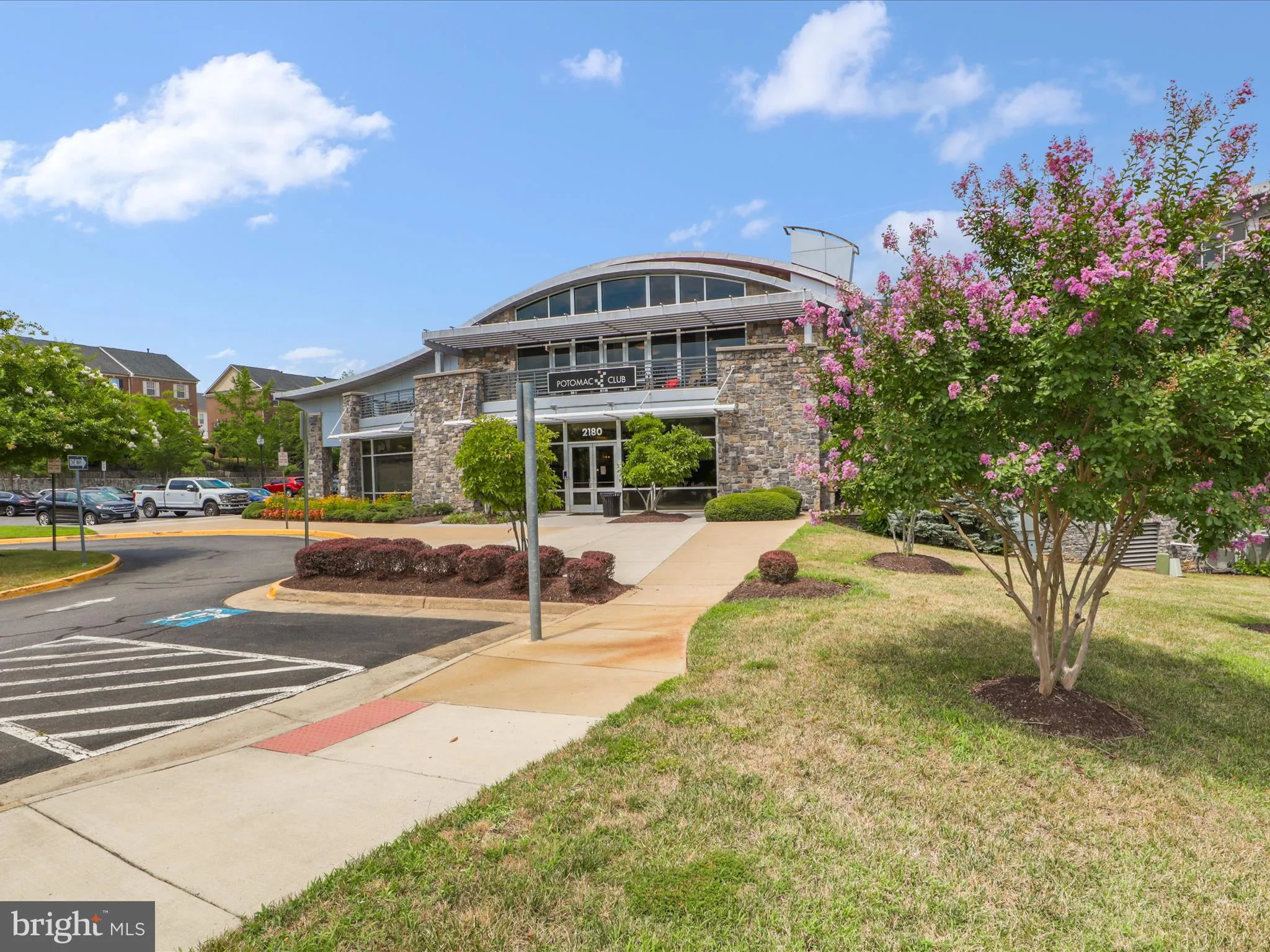 Woodbridge, Virginia 22191, United States, 3 Bedrooms Bedrooms, ,4 BathroomsBathrooms,Residential,Contingent,76566