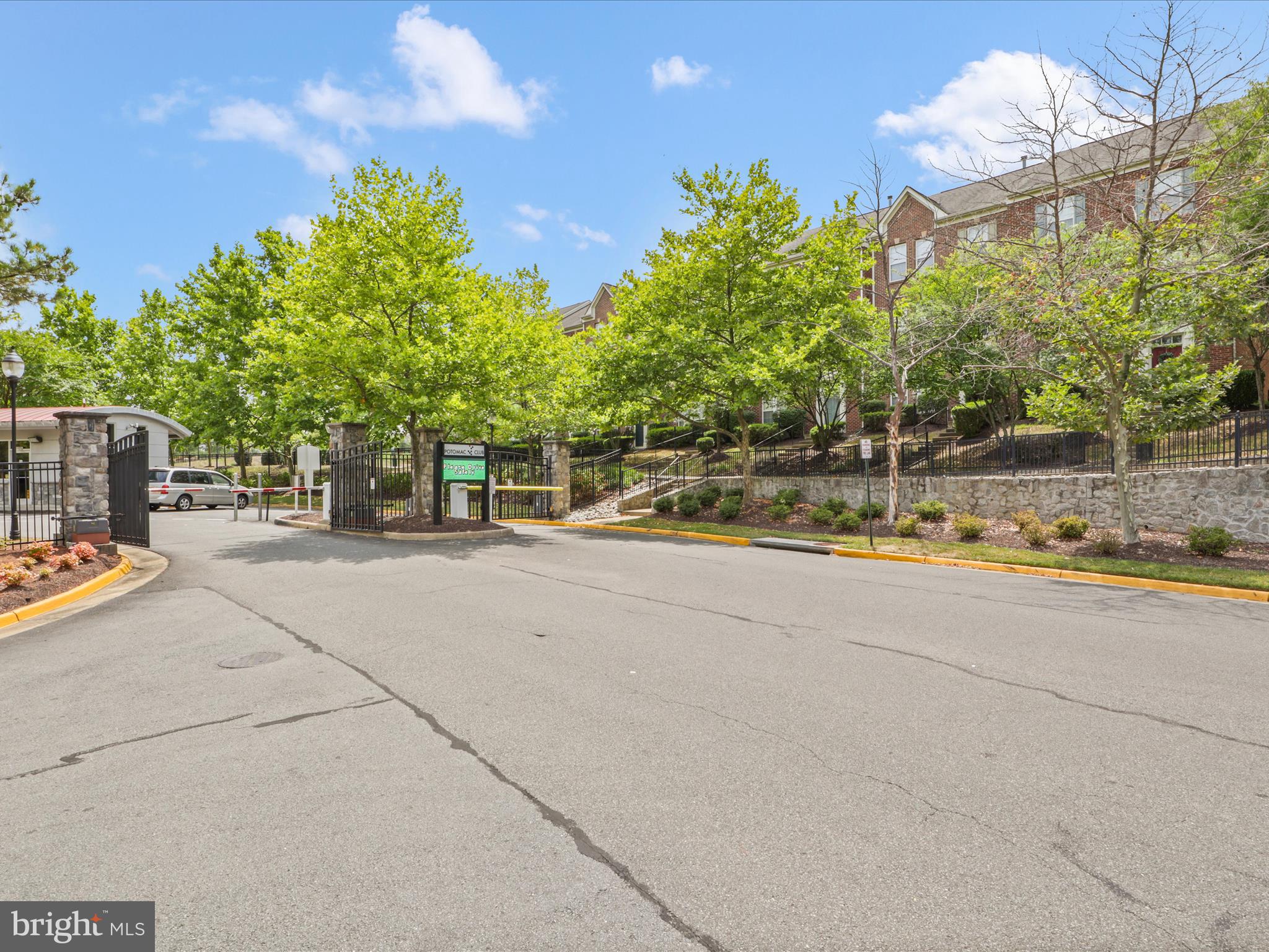 POTOMAC CLUB - Residential