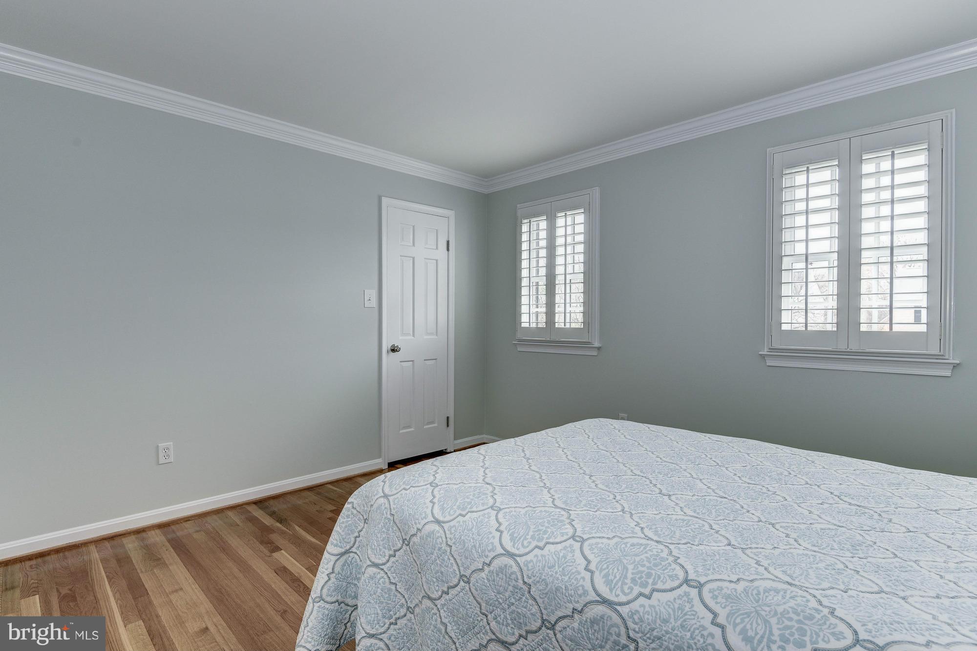 KINGS MANOR - Residential Lease