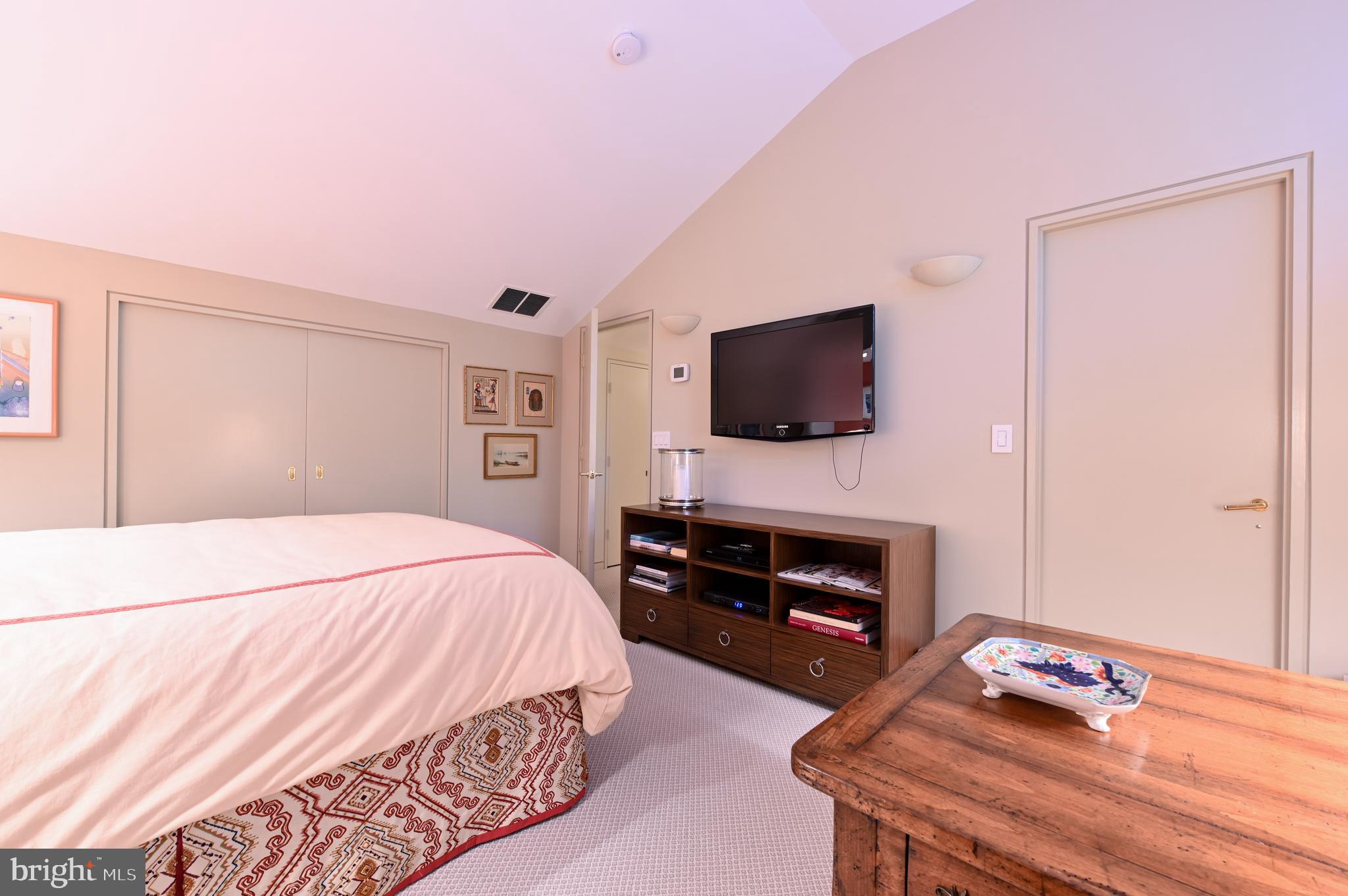 ROCKLAND - Residential