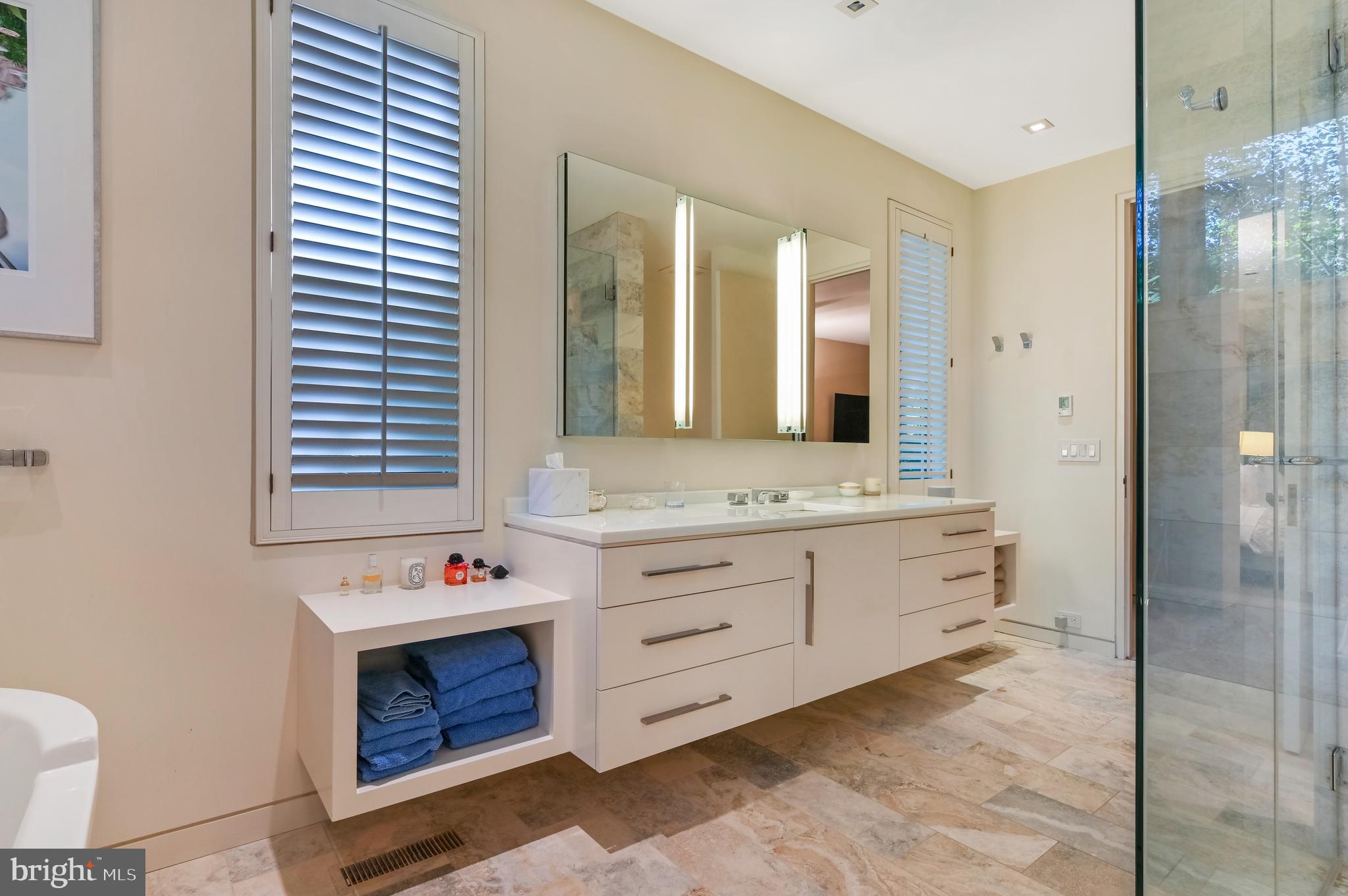 ROCKLAND - Residential