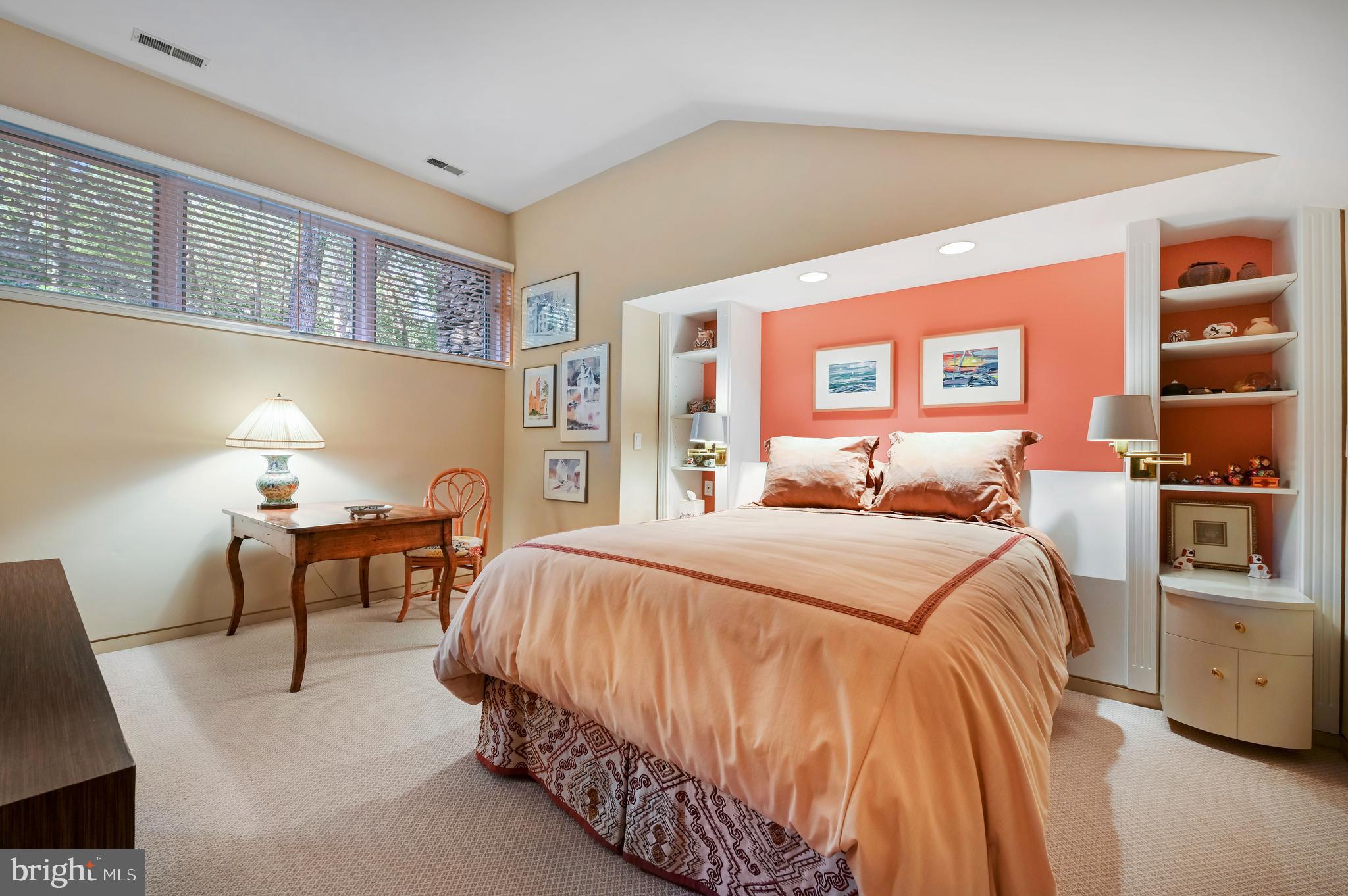 ROCKLAND - Residential