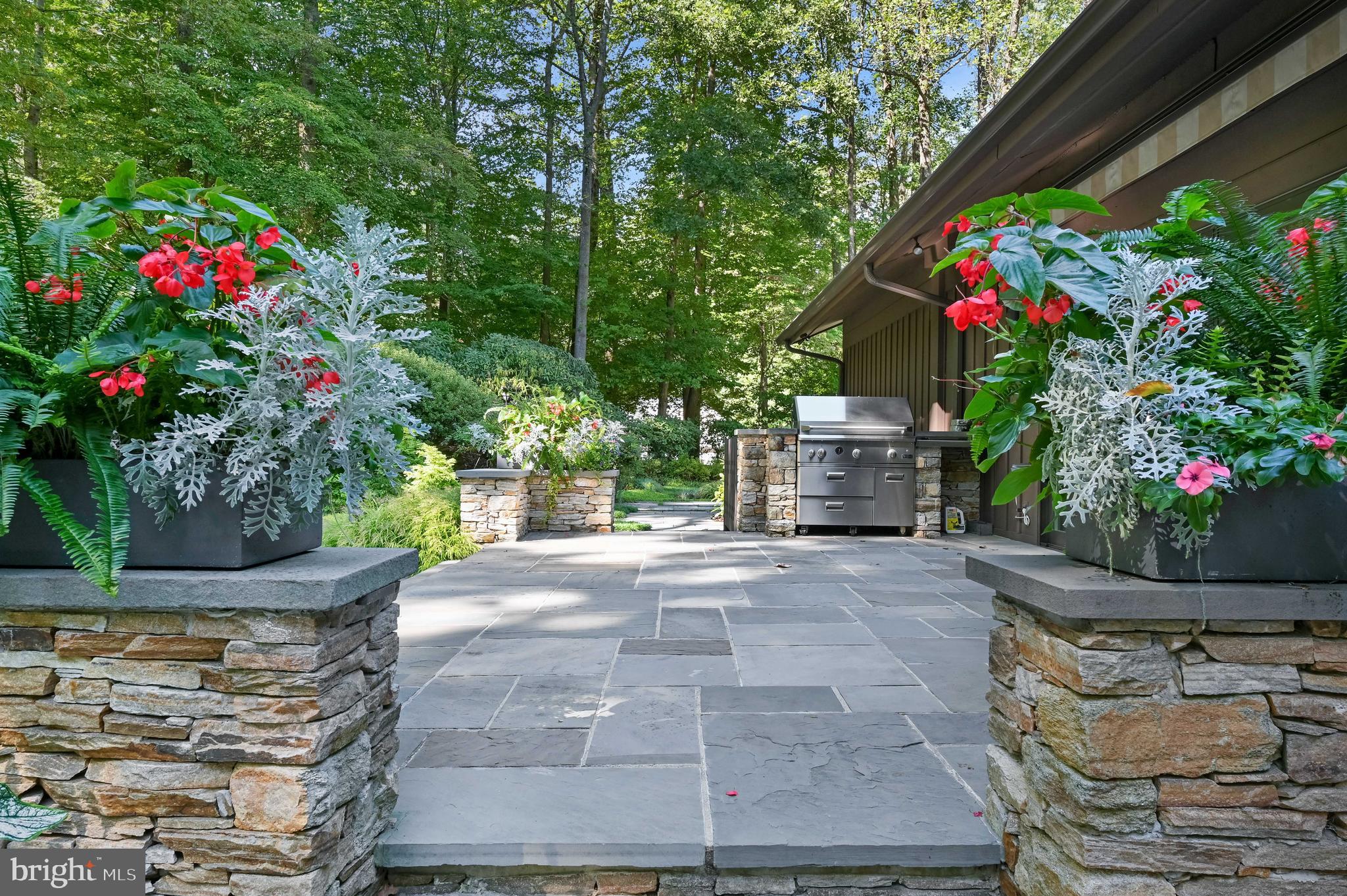 ROCKLAND - Residential