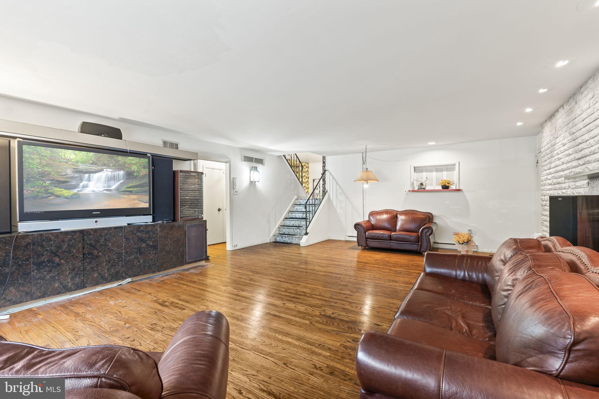 ELKINS PARK - Residential