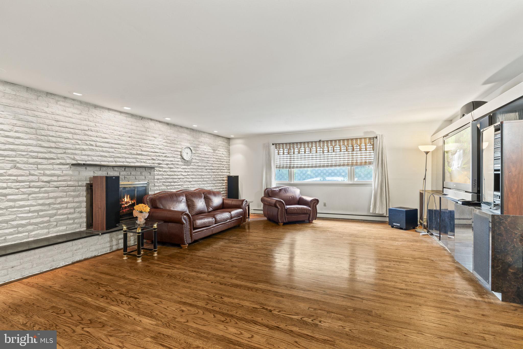 ELKINS PARK - Residential