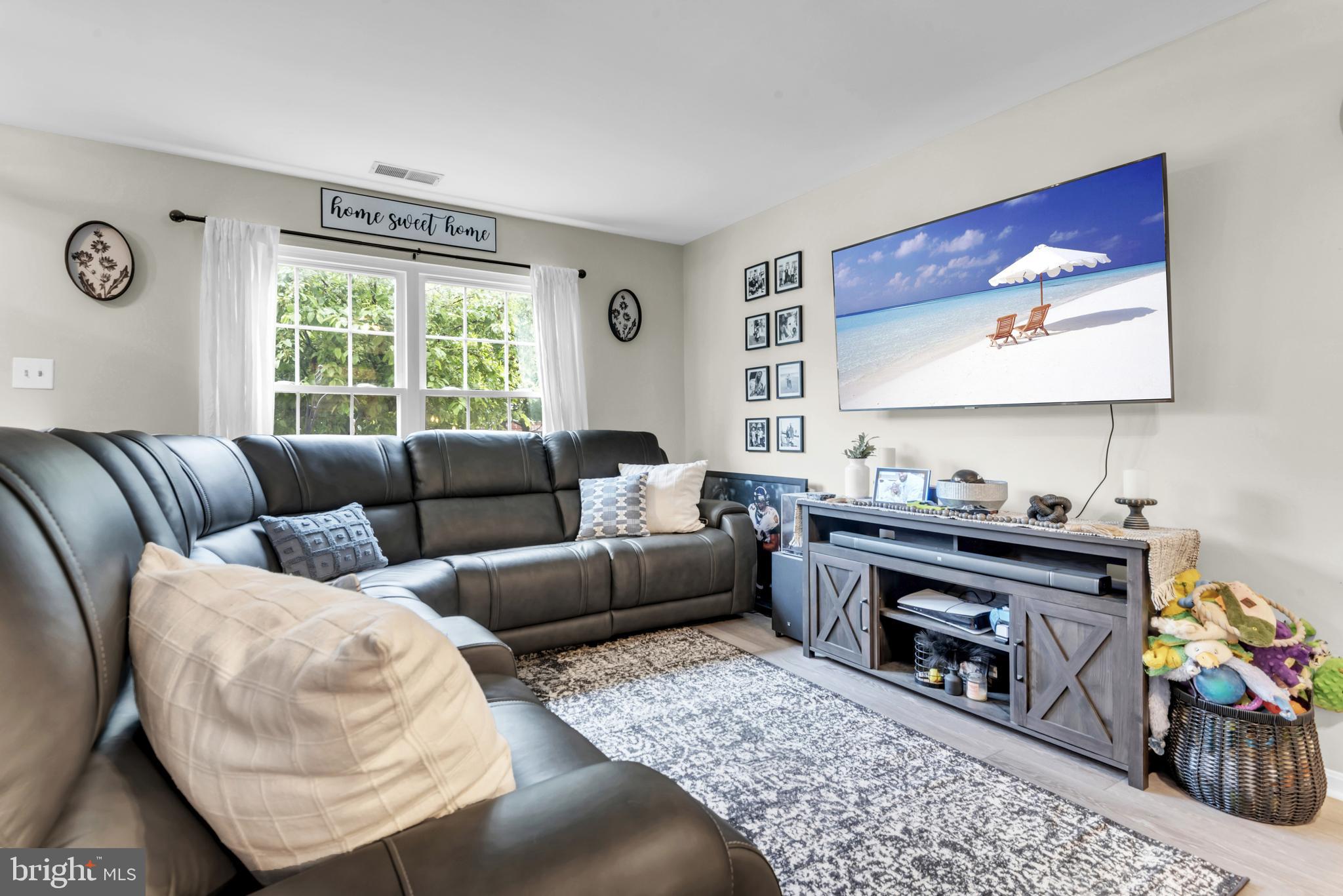 STONEY BEACH - Residential