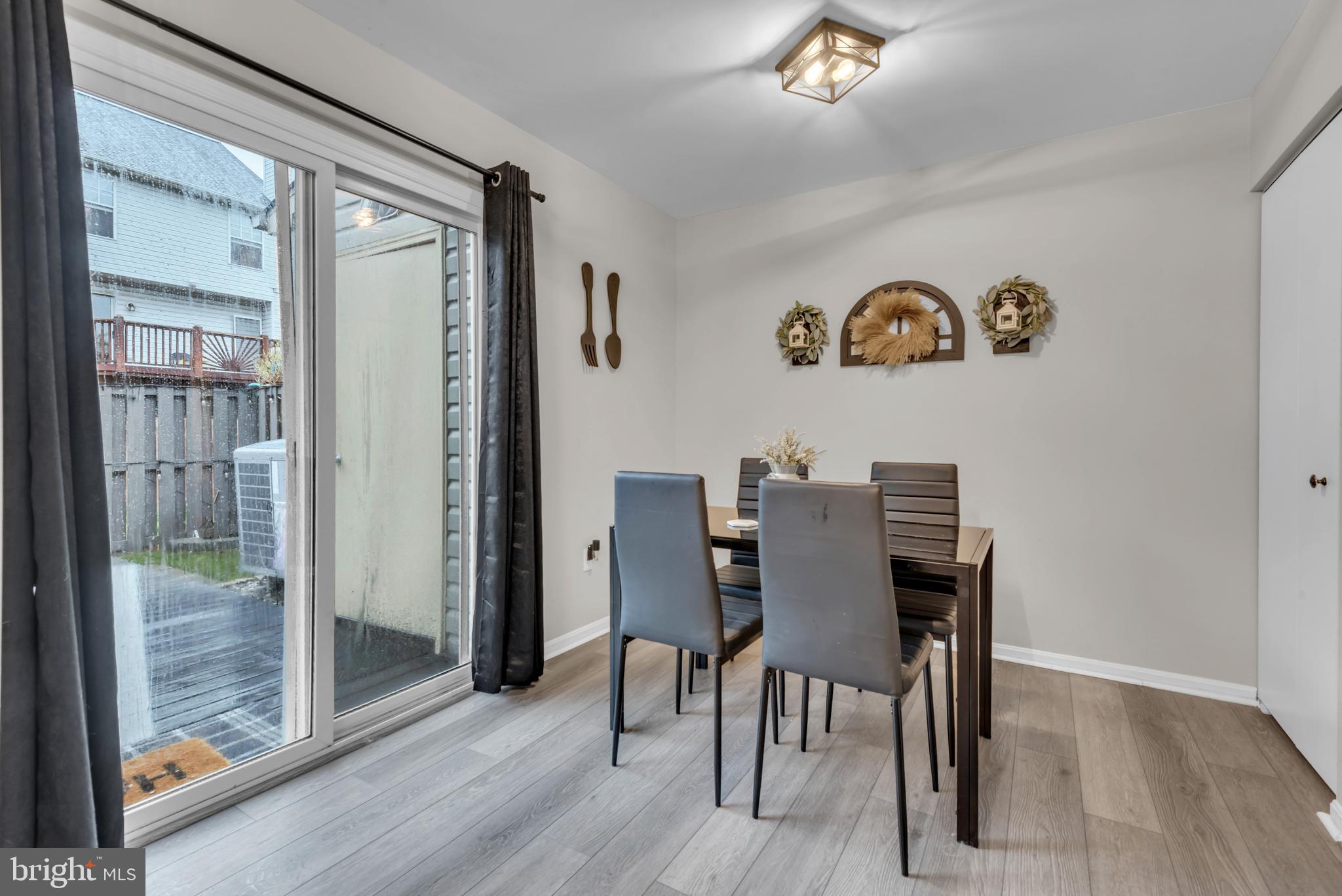 STONEY BEACH - Residential