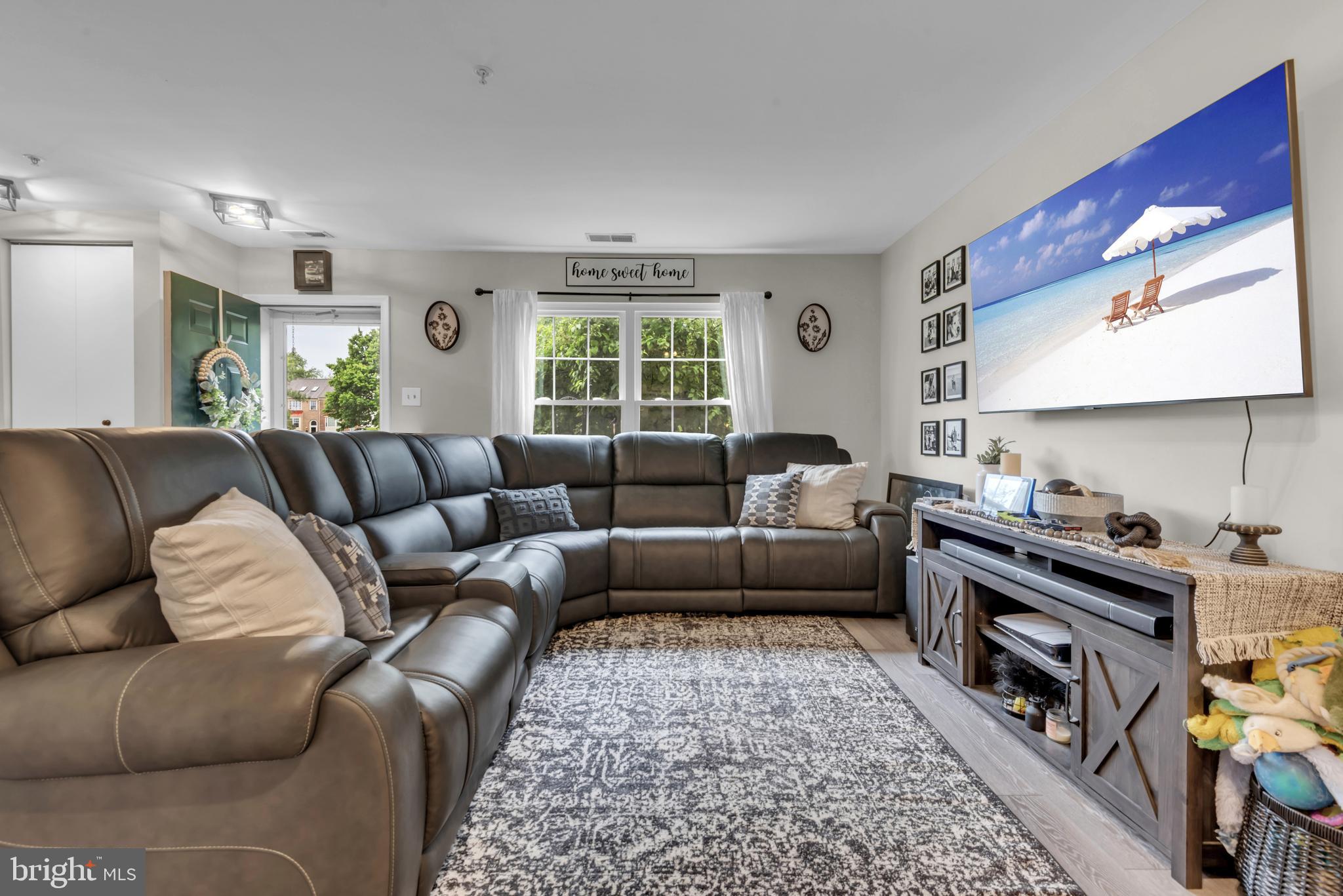 STONEY BEACH - Residential