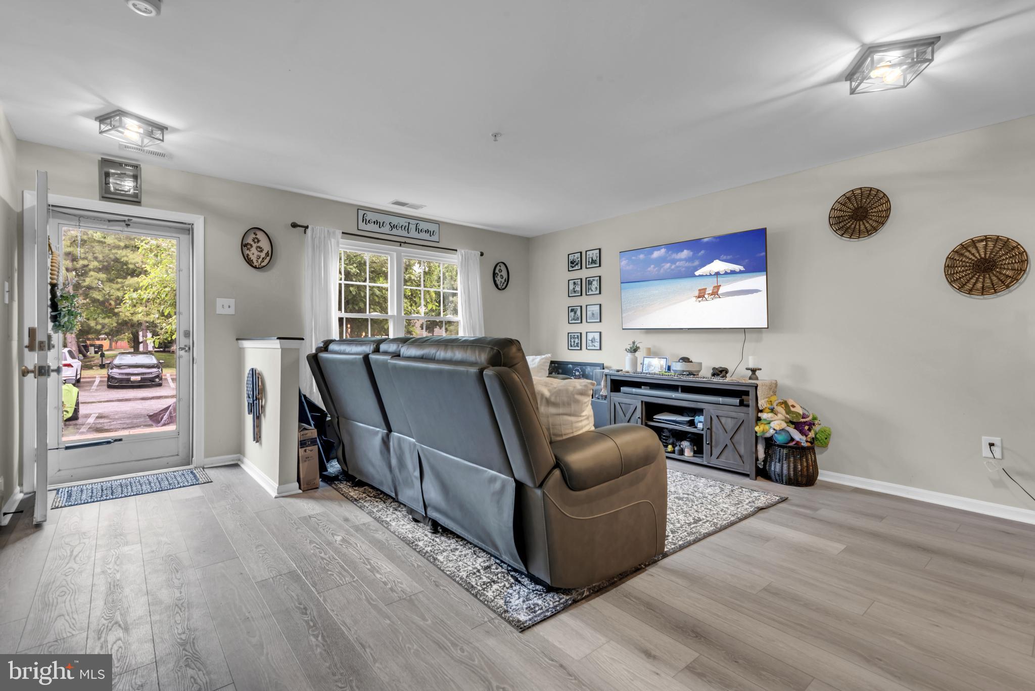 STONEY BEACH - Residential