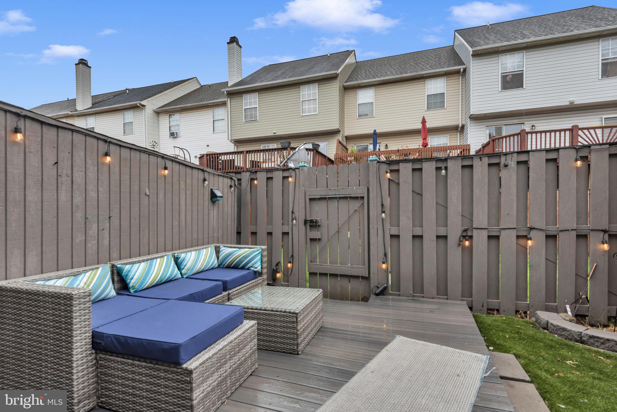 STONEY BEACH - Residential
