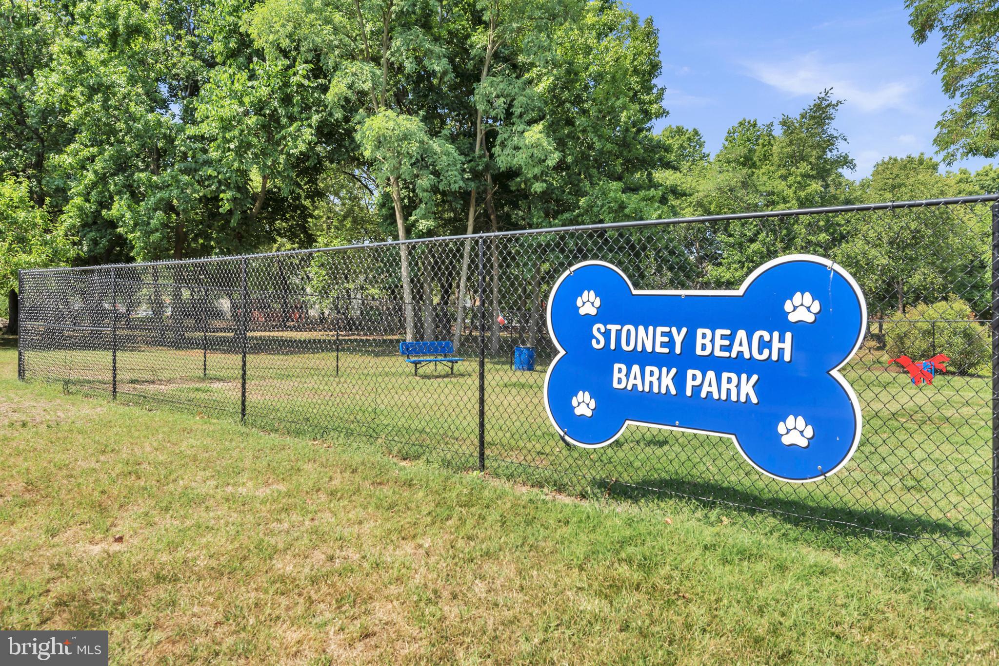 STONEY BEACH - Residential