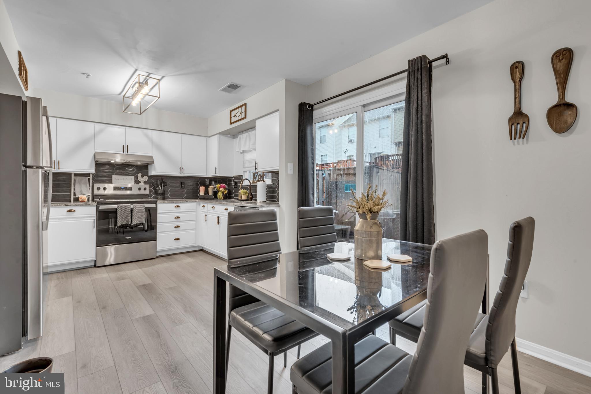 STONEY BEACH - Residential