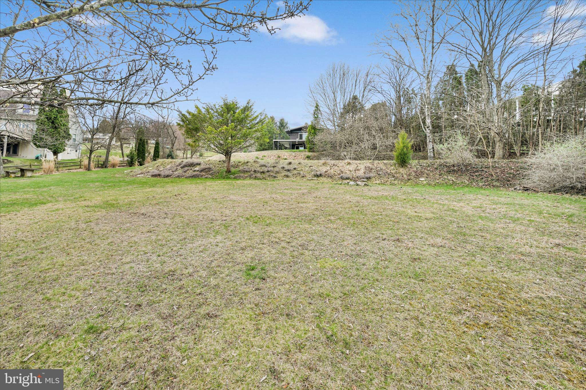 LAKE WYNONAH - Residential