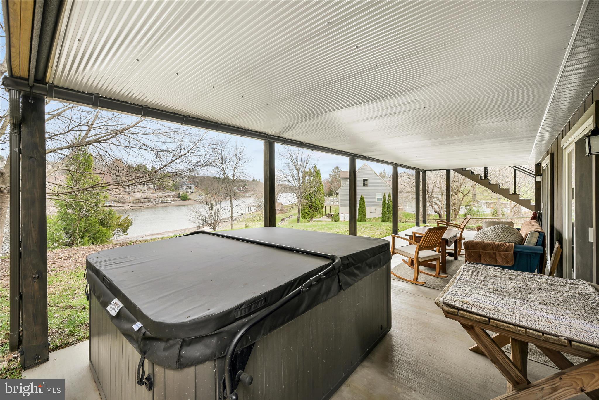 LAKE WYNONAH - Residential