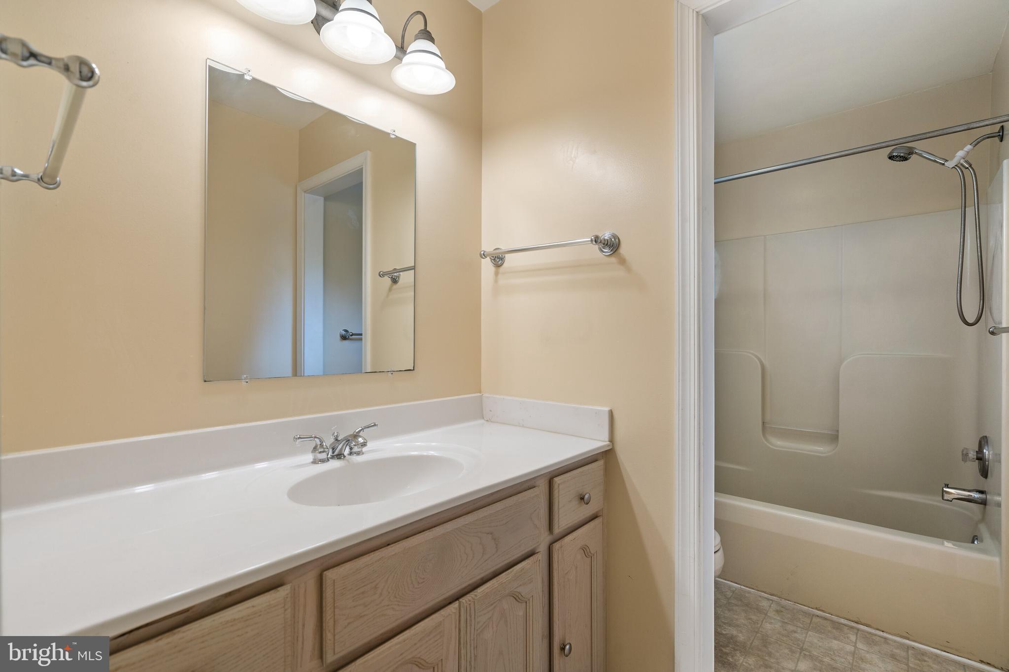 CLAYMONT CHASE - Residential