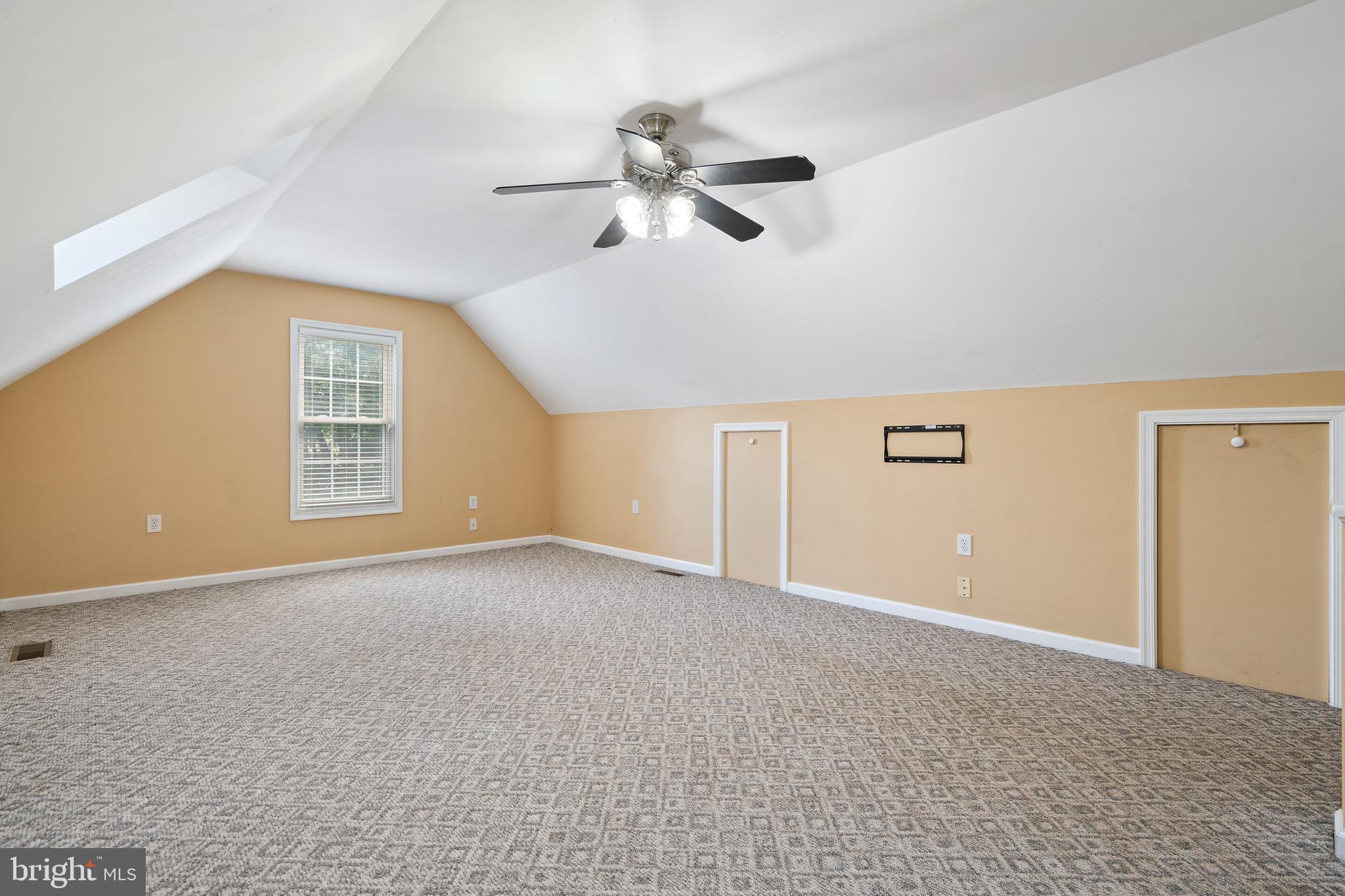 CLAYMONT CHASE - Residential