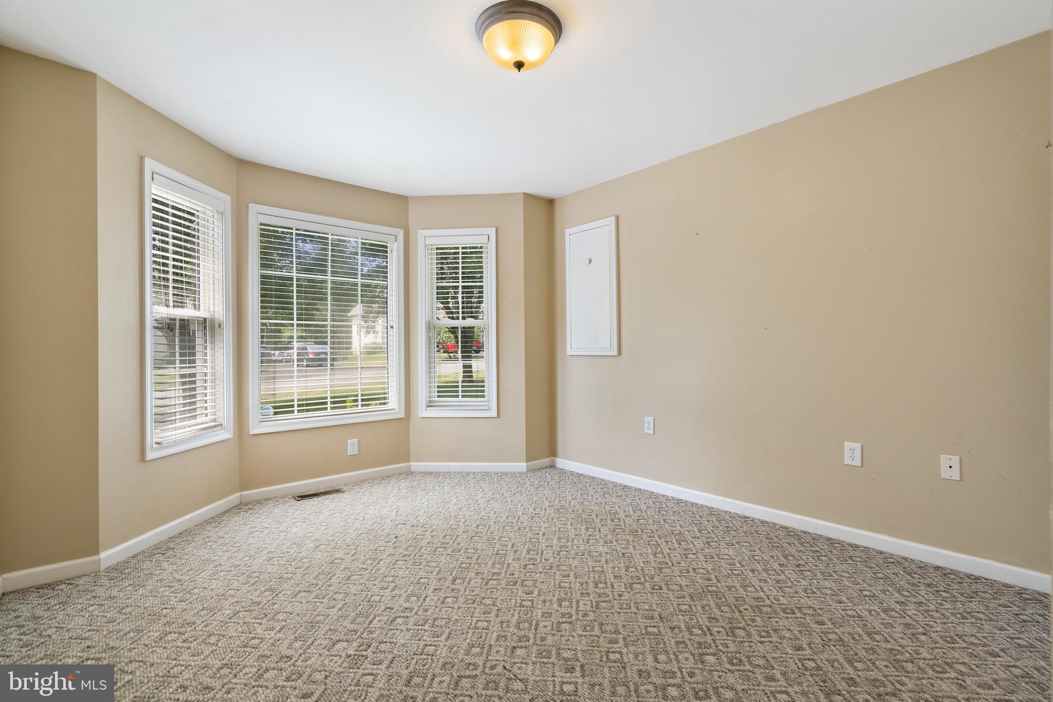 CLAYMONT CHASE - Residential