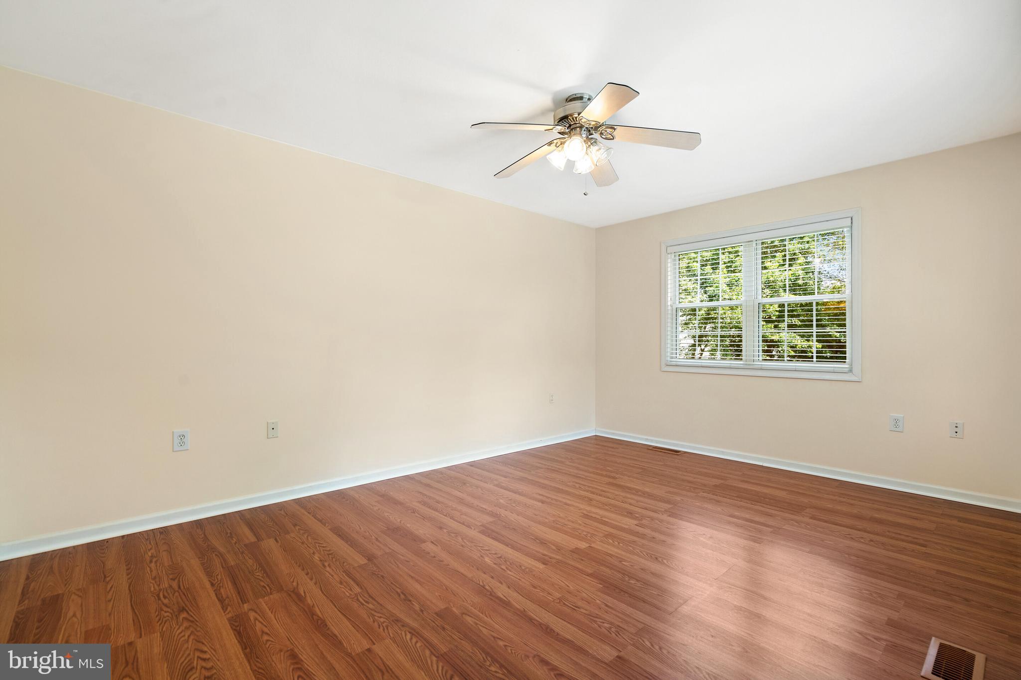 CLAYMONT CHASE - Residential