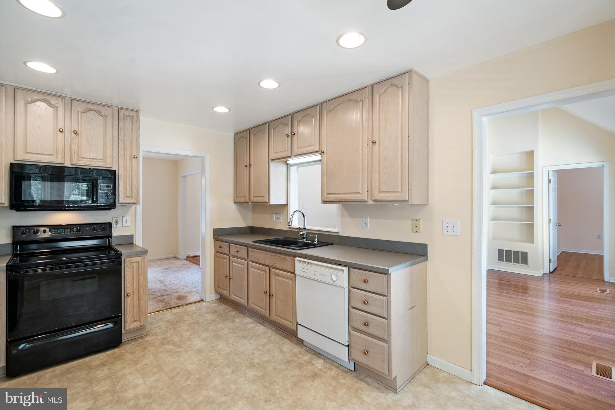 CLAYMONT CHASE - Residential