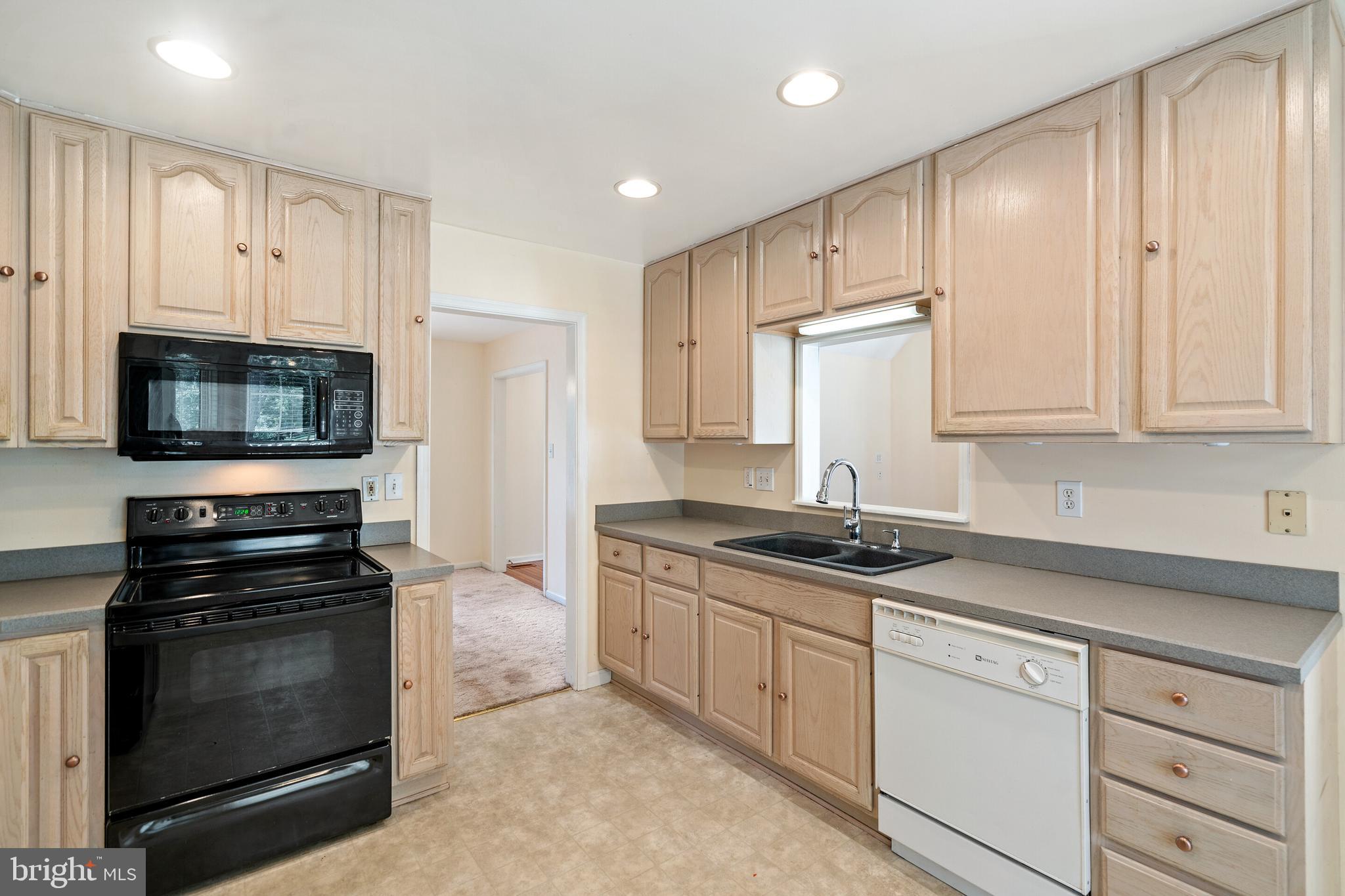 CLAYMONT CHASE - Residential