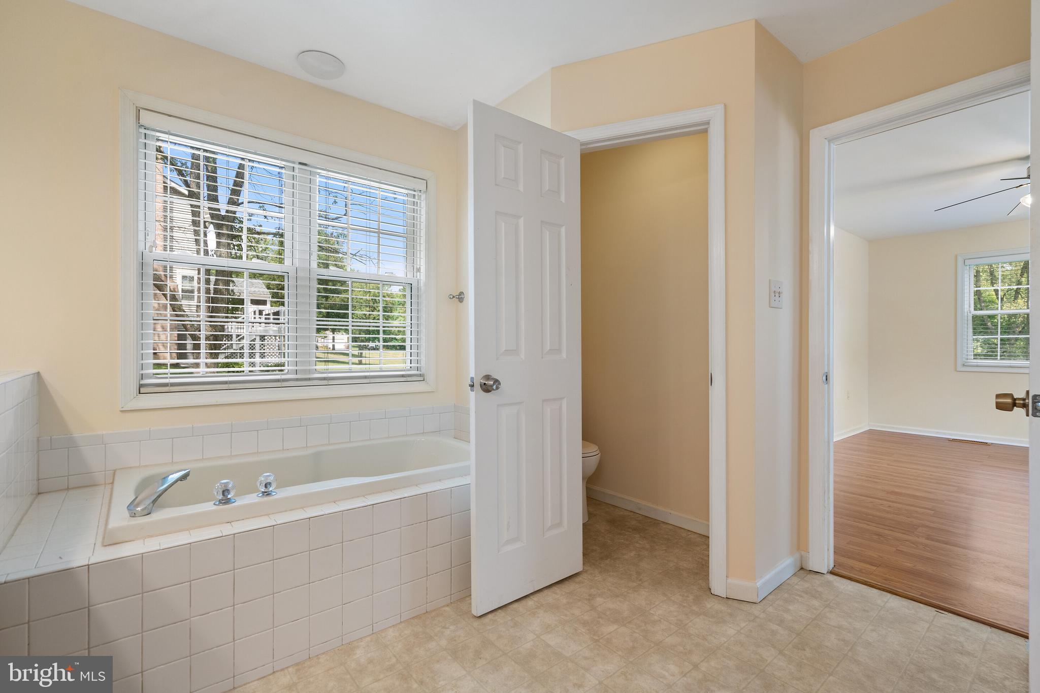 CLAYMONT CHASE - Residential