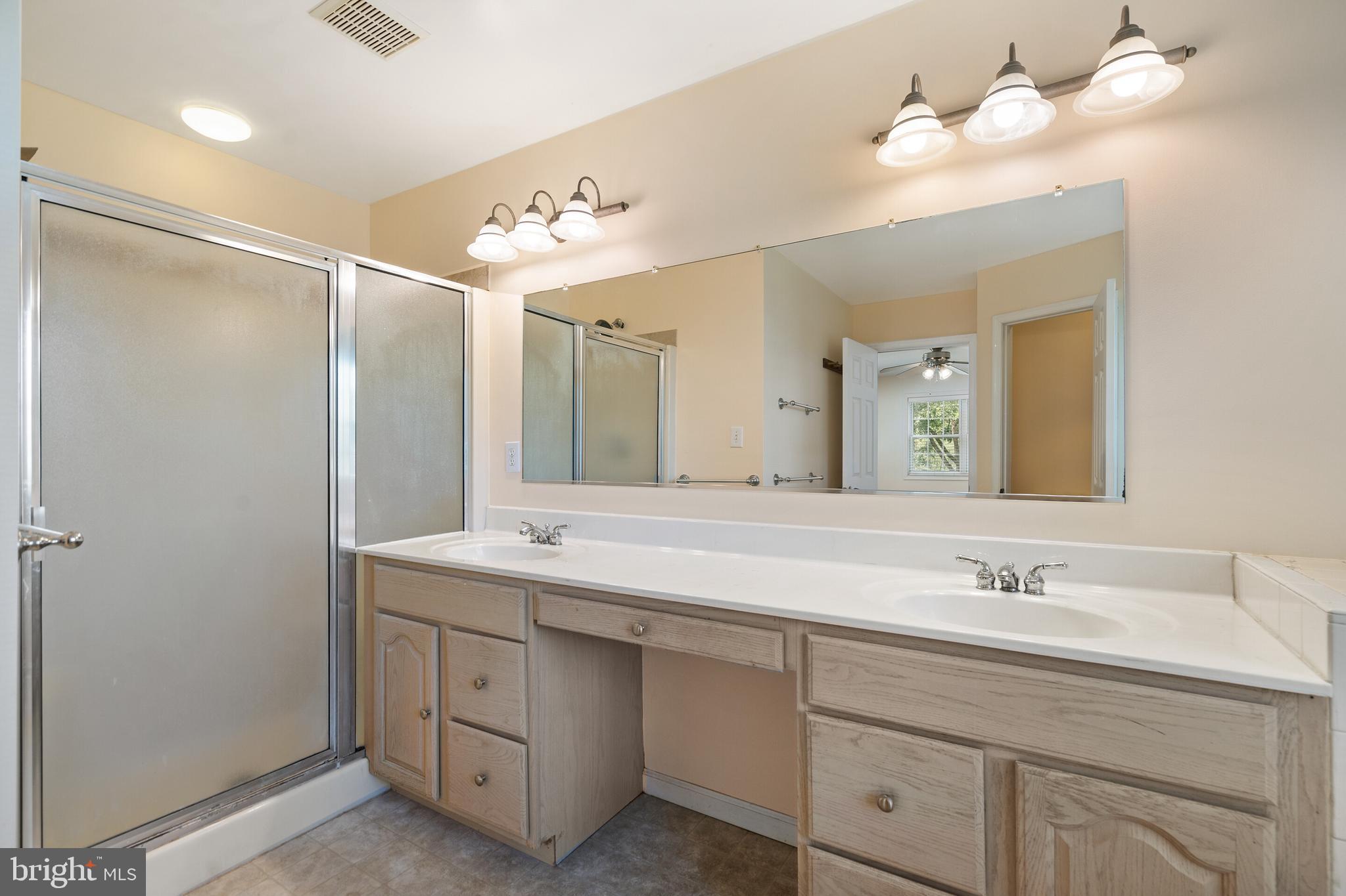 CLAYMONT CHASE - Residential