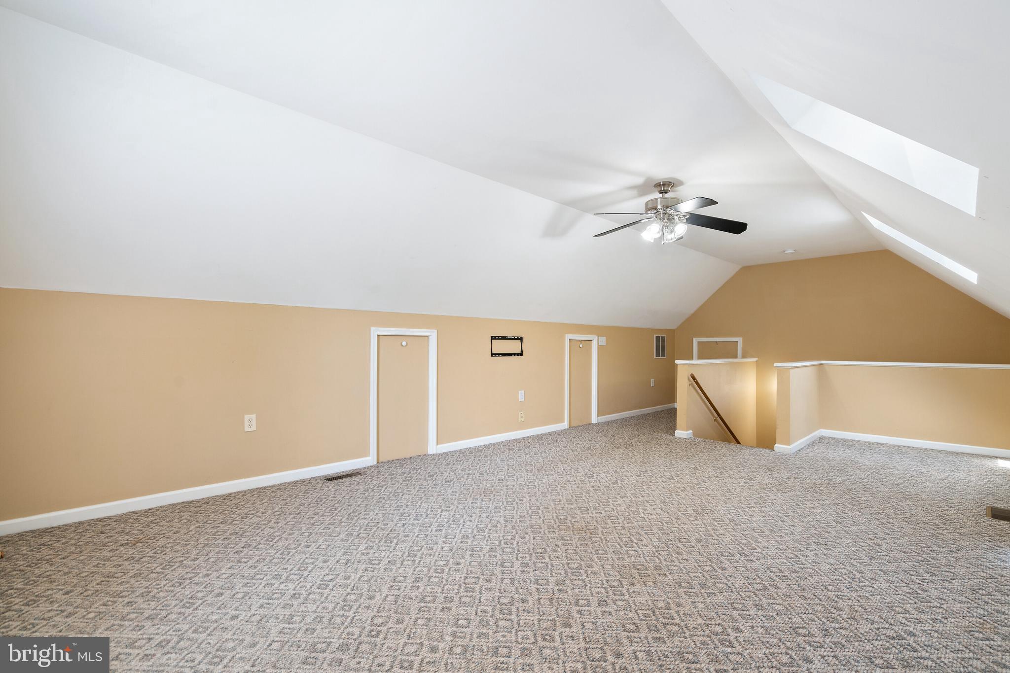 CLAYMONT CHASE - Residential