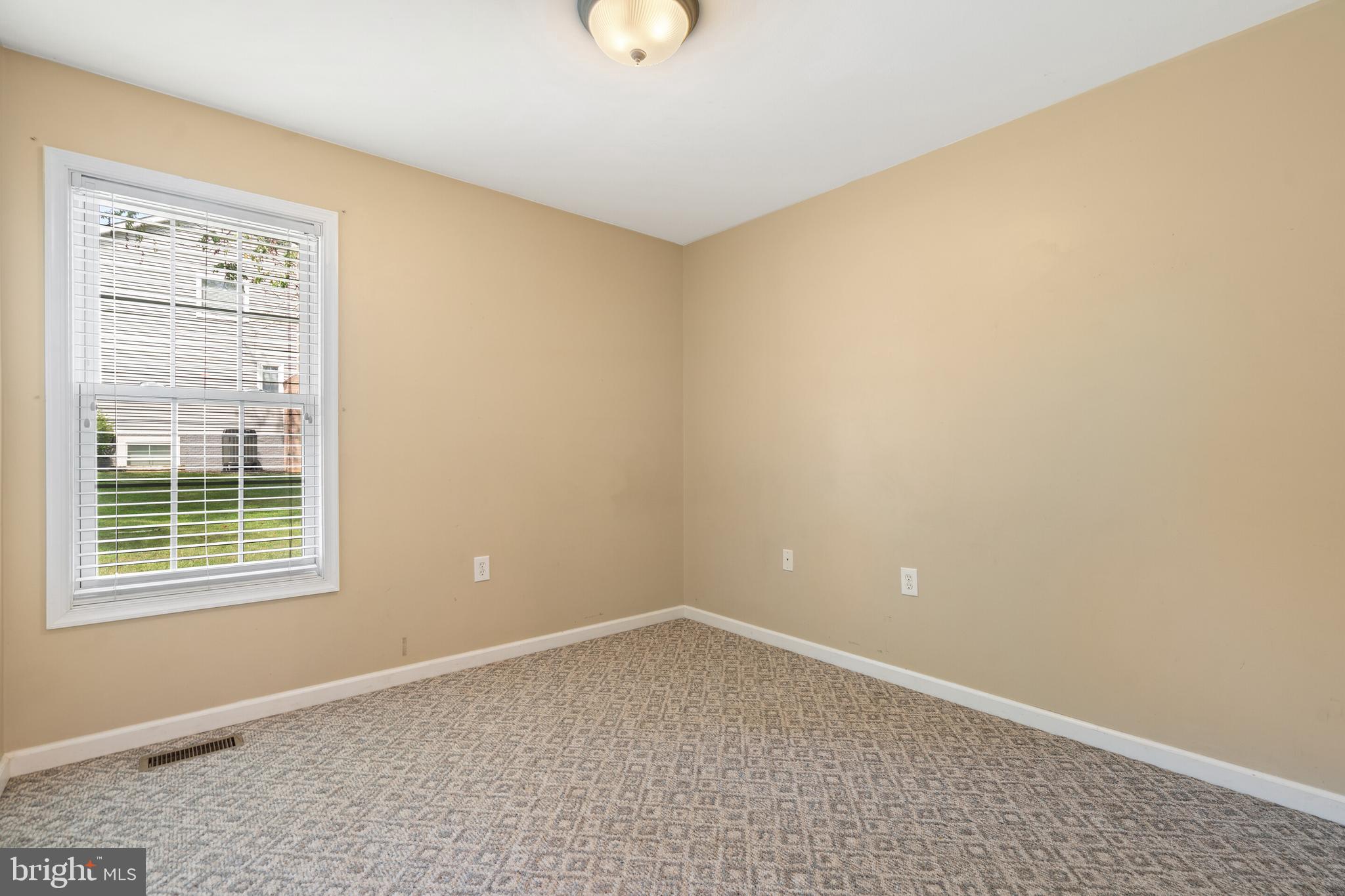 CLAYMONT CHASE - Residential