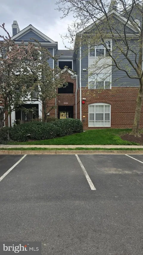 20311 Beechwood Terrace Unit 303, Ashburn, VA 20147 - MLS#: VALO2095280