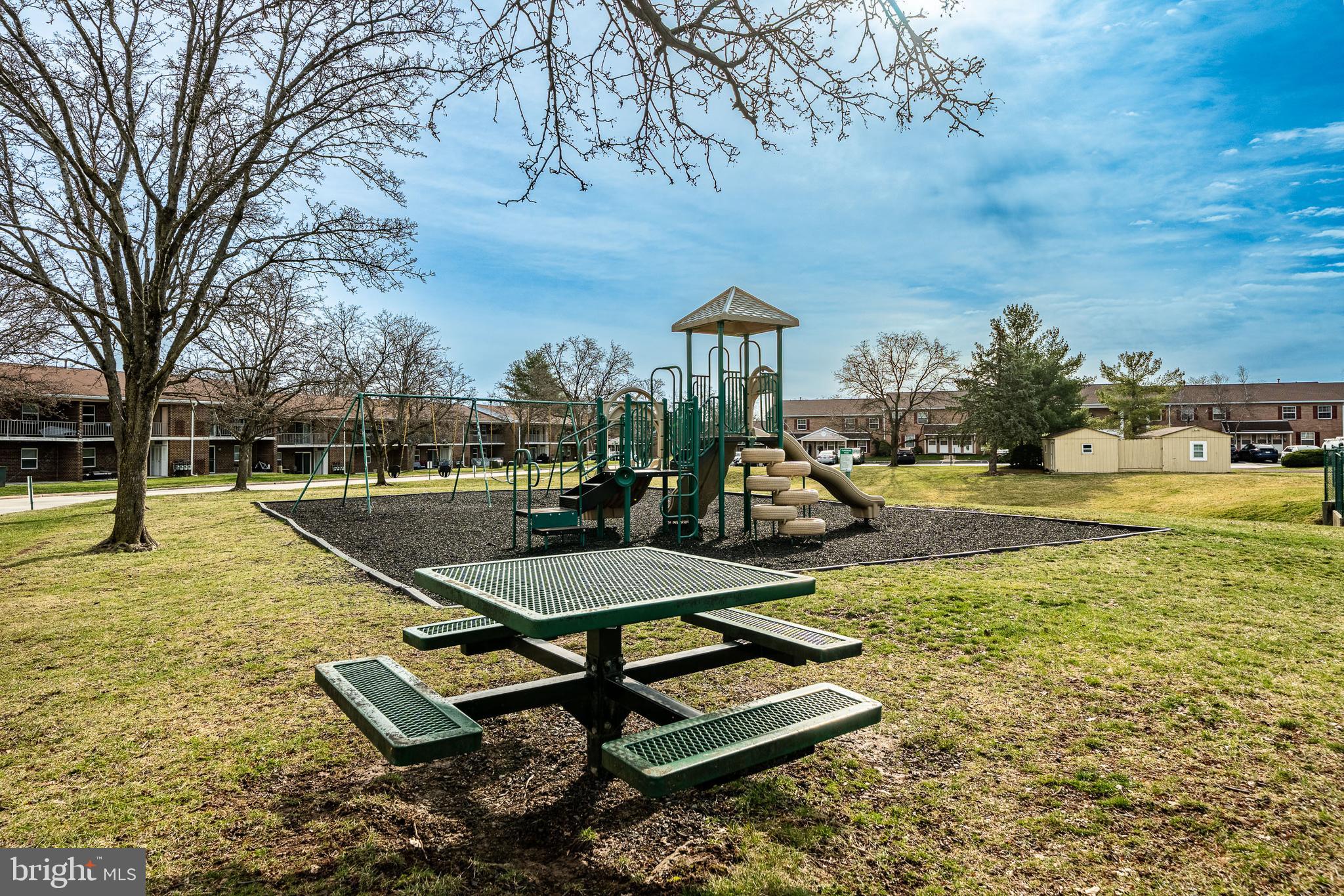 NORTHRIDGE ESTATES - Residential