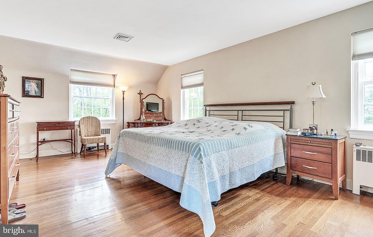 FLOURTOWN - Residential