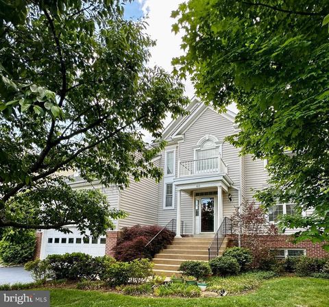 Photo of 813 Duncan Place SE, LEESBURG, VA 20175 (MLS # VALO2124910)