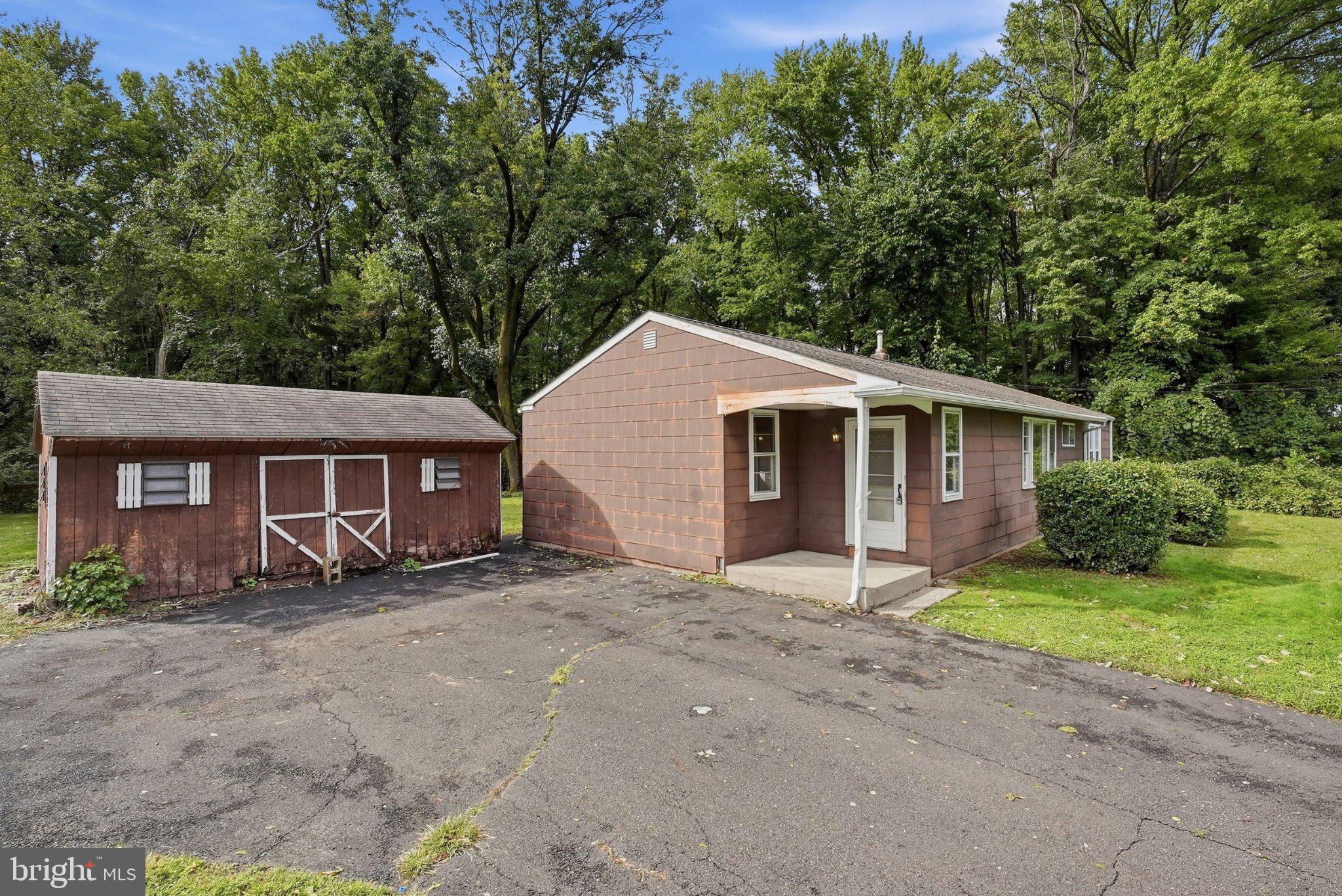 2584 GALLOWAY ROAD