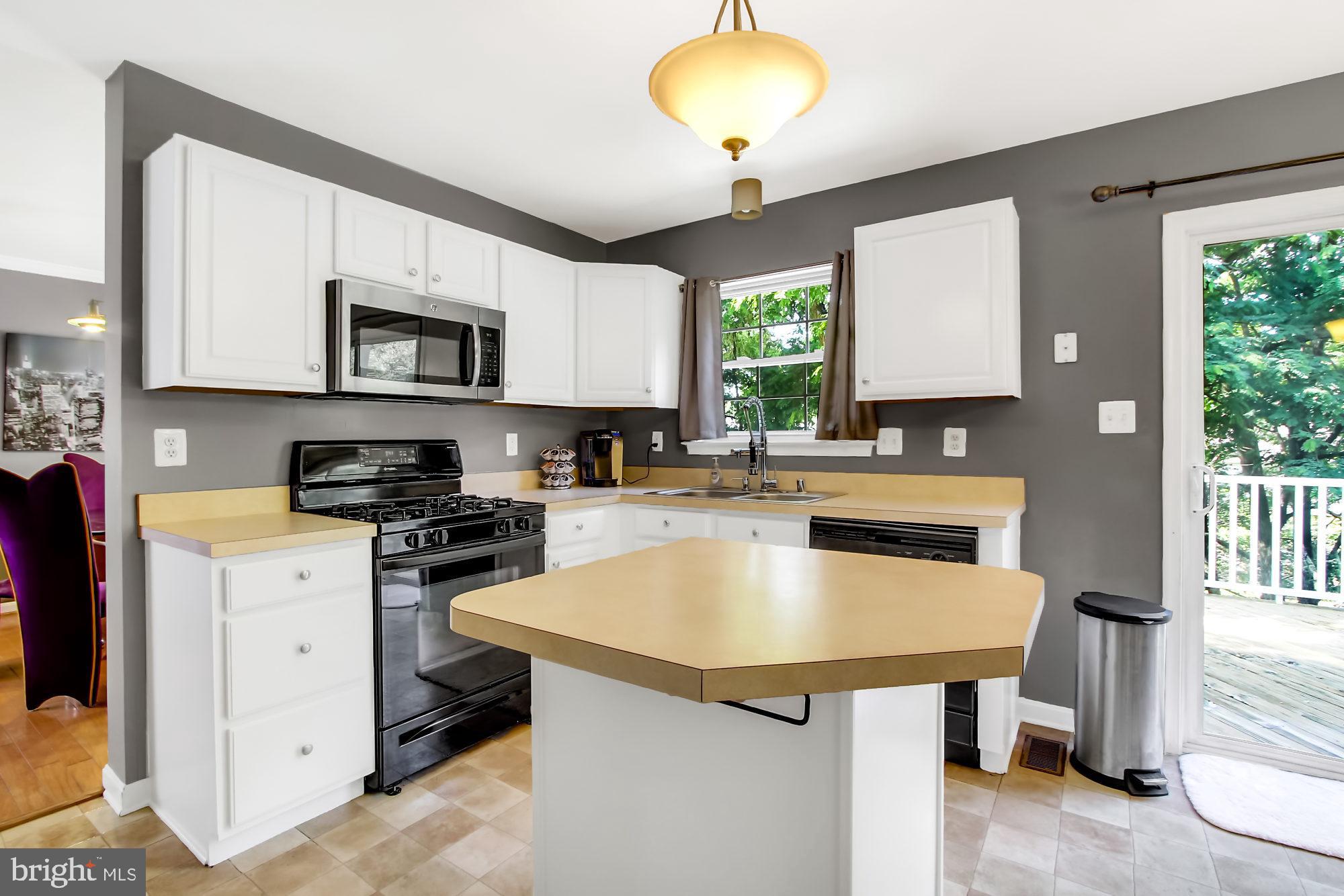 FOREST LAKES - Residential