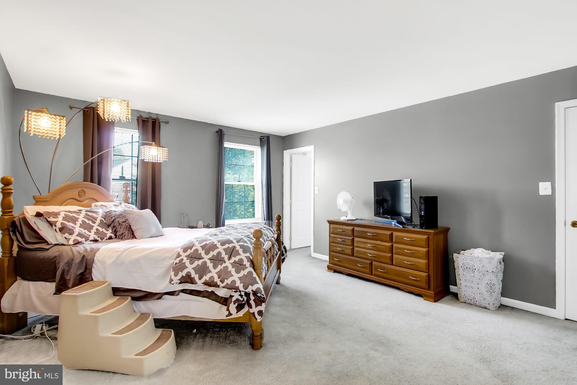 FOREST LAKES - Residential