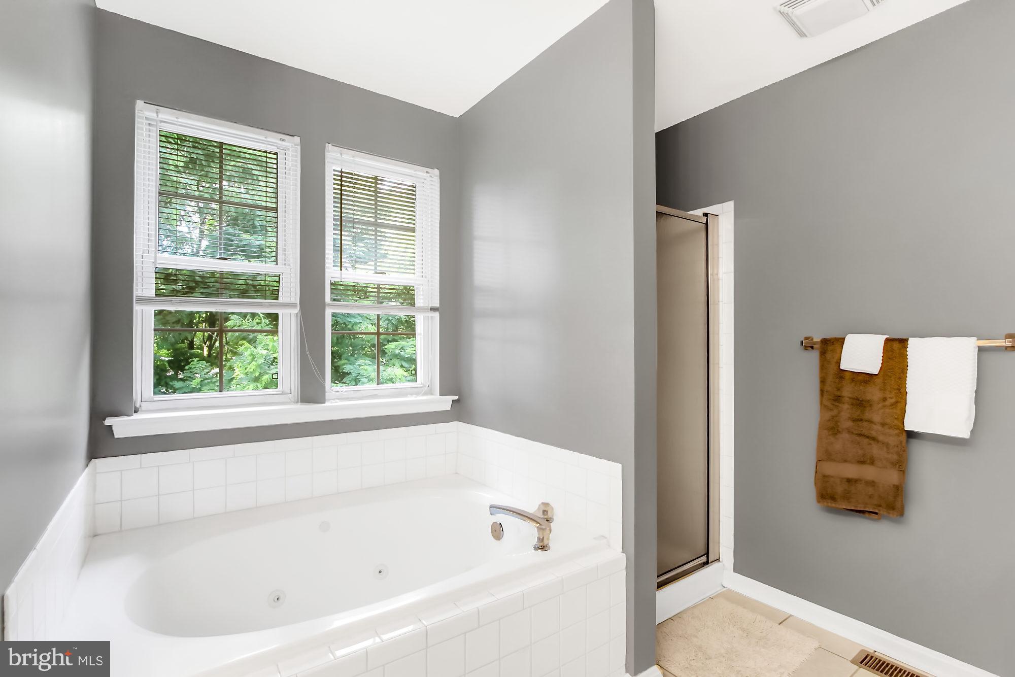 FOREST LAKES - Residential