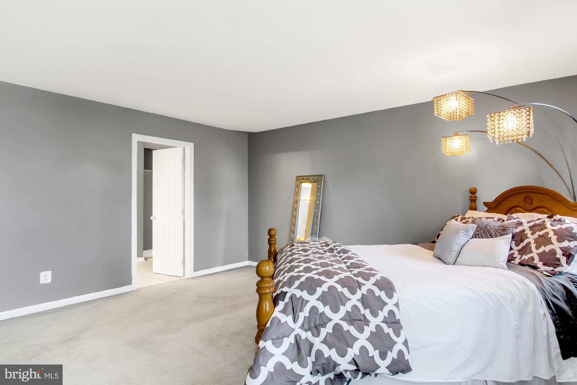 FOREST LAKES - Residential