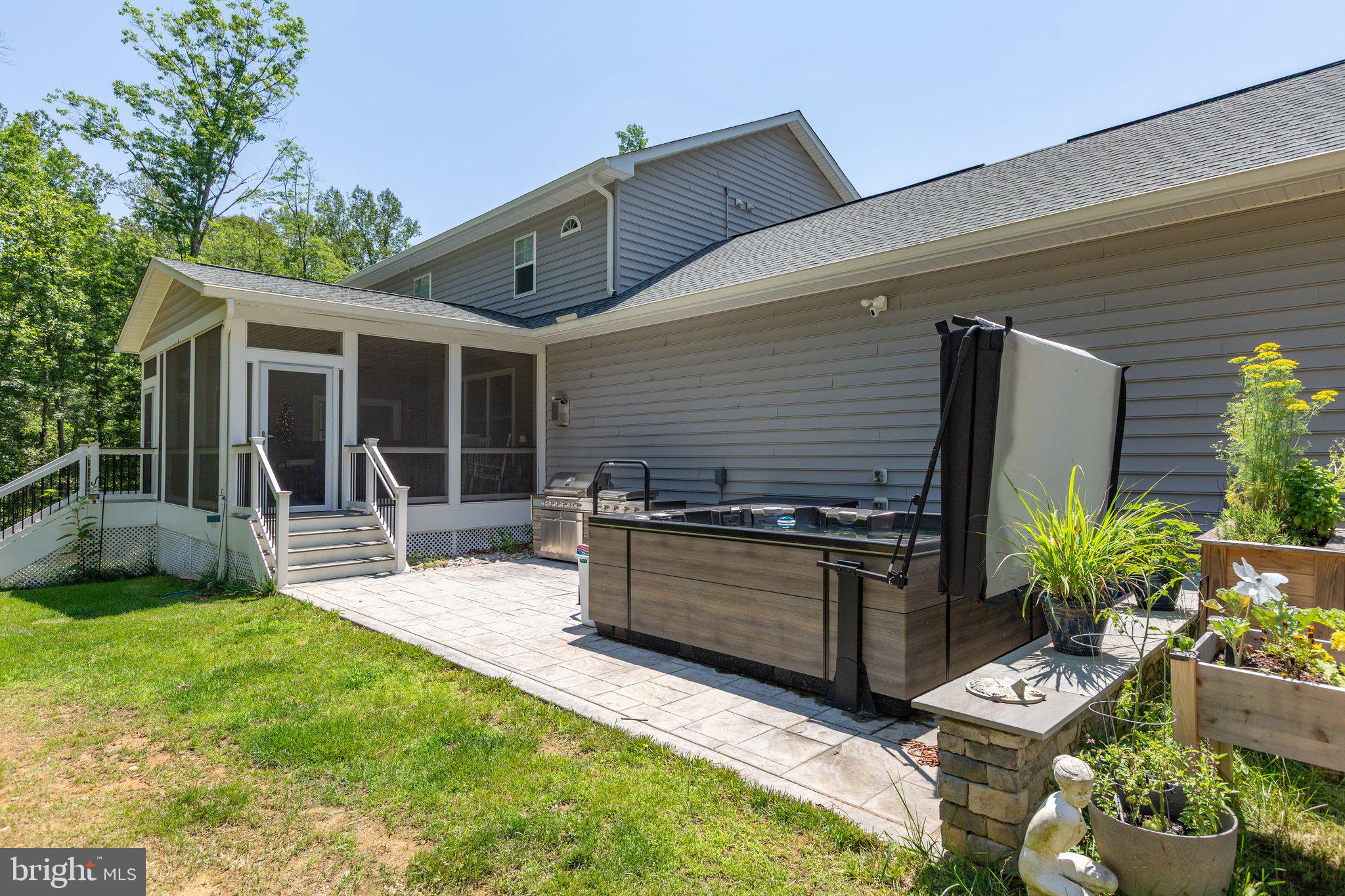 SULLIVAN ESTATES - Residential