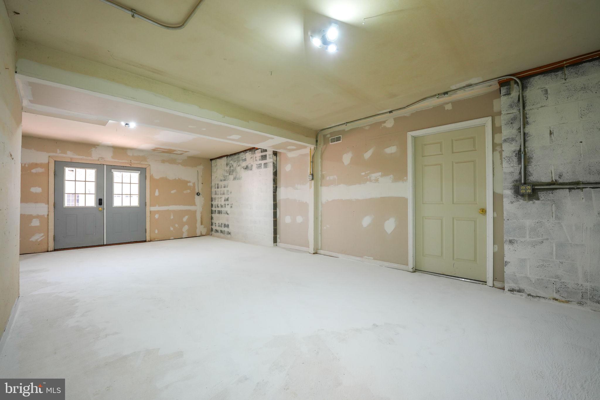 HUNTERS WOODS - Residential