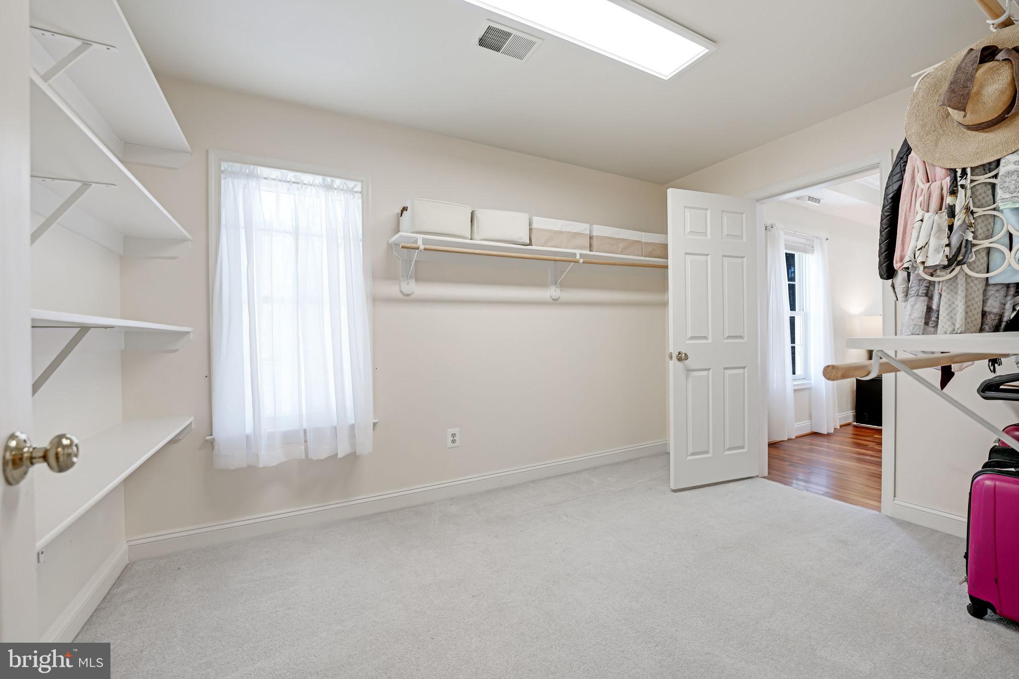 HUNTERS WOODS - Residential