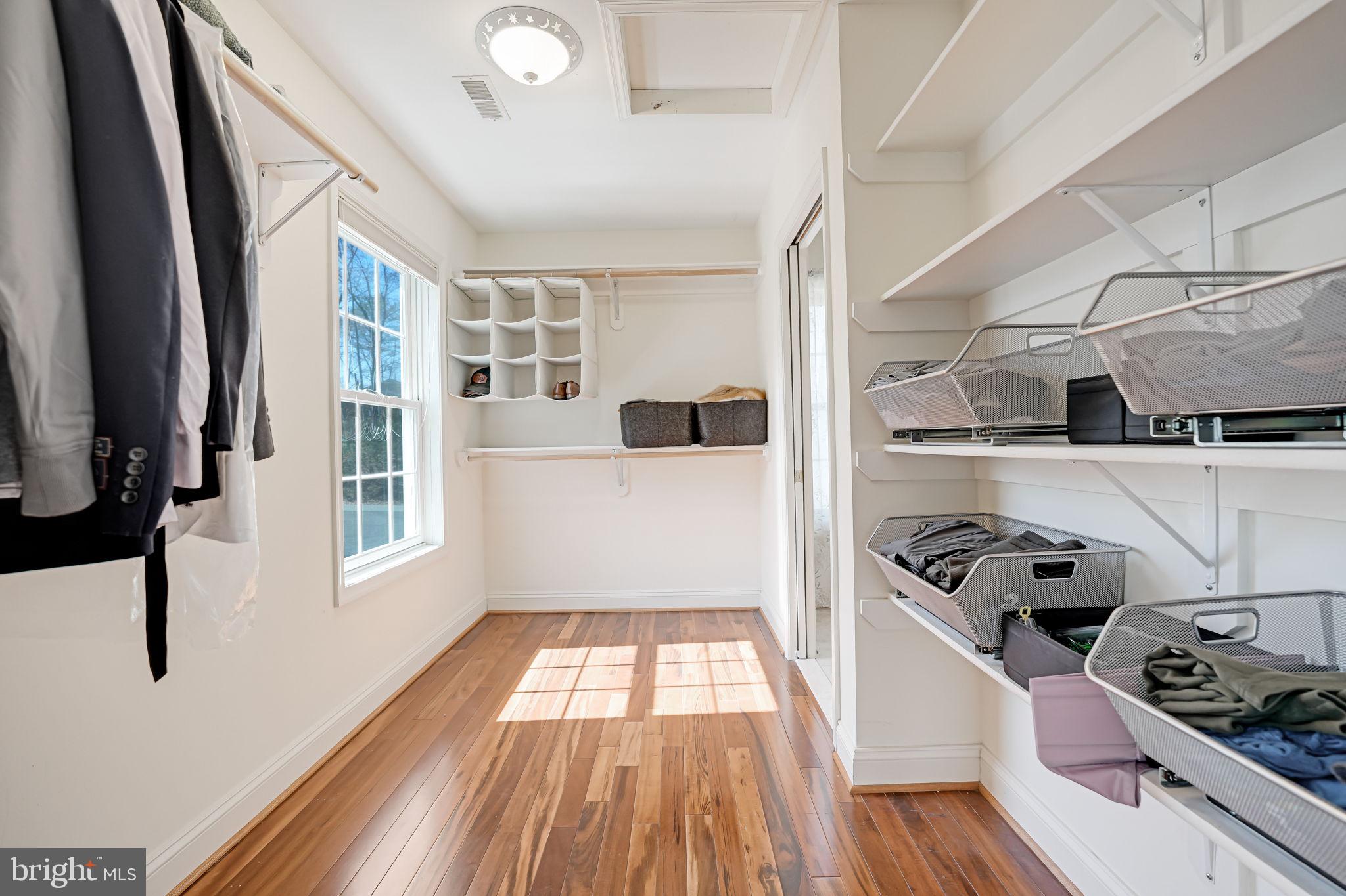 HUNTERS WOODS - Residential